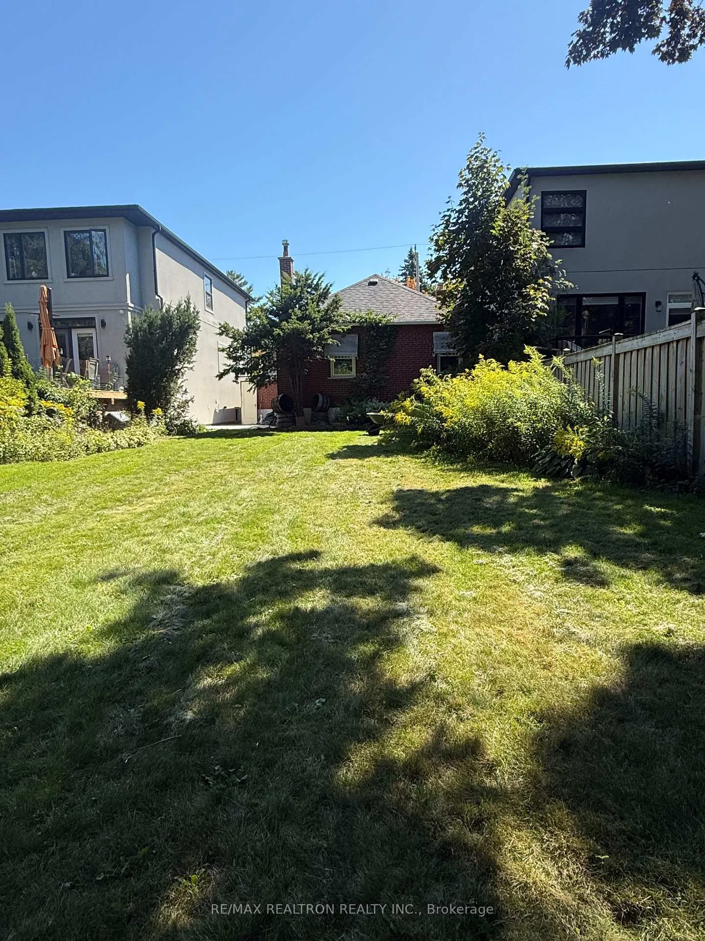 Photo 31 of 138 Glenwood Crescent, Toronto, O'Connor-Parkview — HOMEH