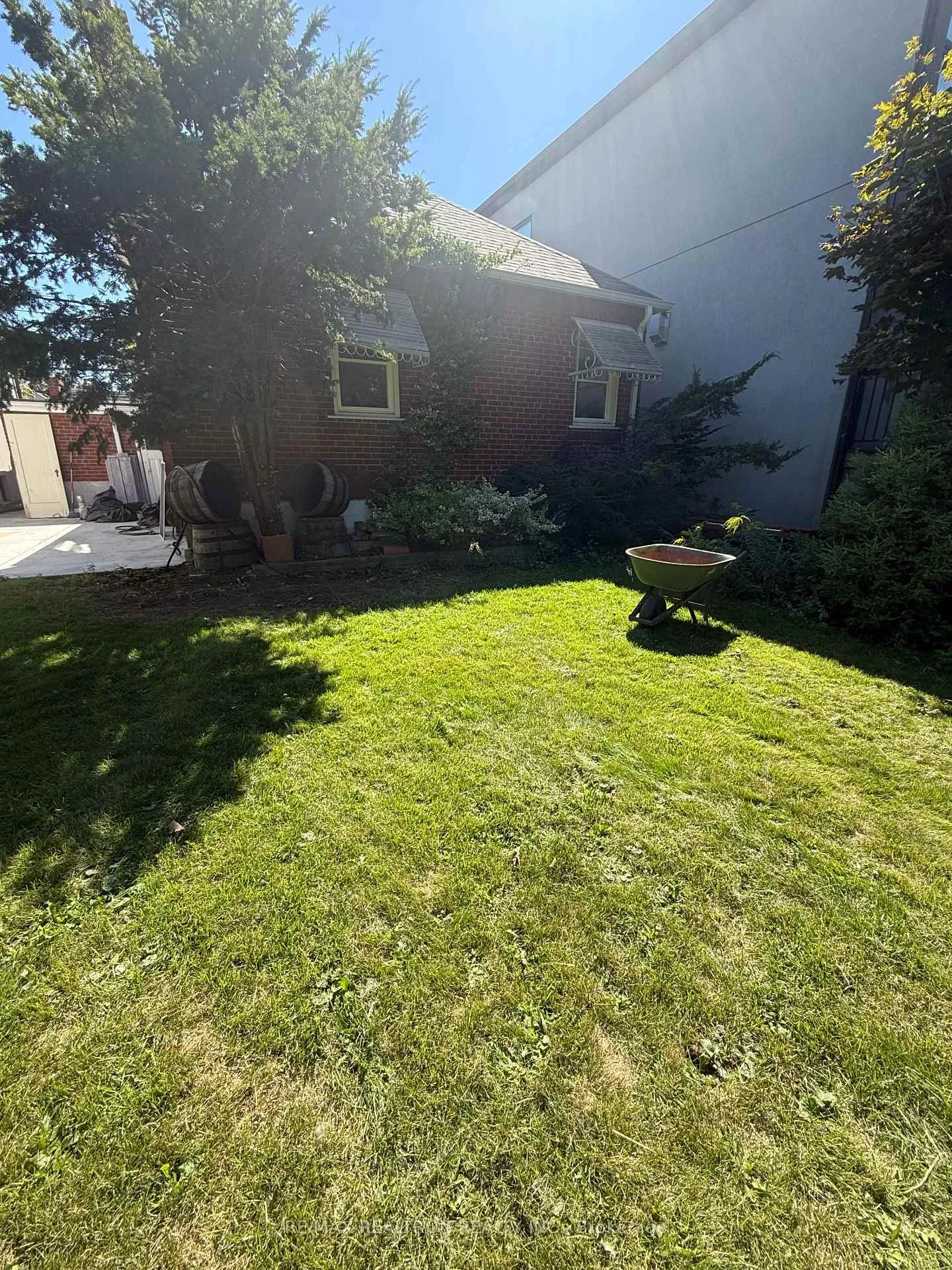 Photo 34 of 138 Glenwood Crescent, Toronto, O'Connor-Parkview — HOMEH