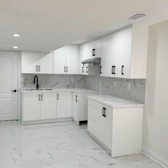 Photo 2 of Unit Basement, 17 Huntington Drive, Barrie, Northwest — HOMEH