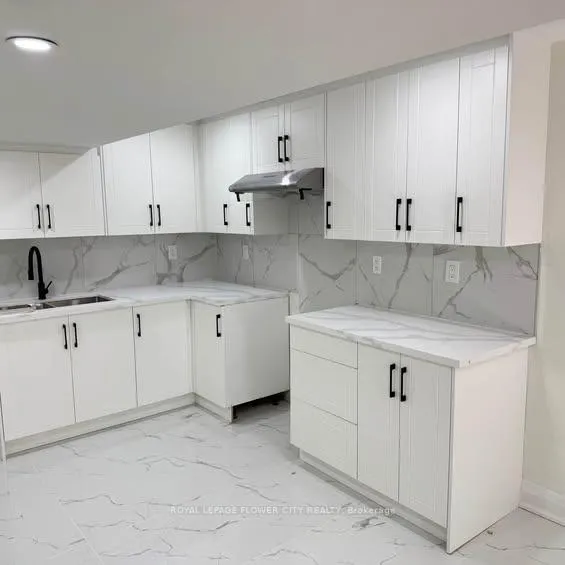 Photo 3 of Unit Basement, 17 Huntington Drive, Barrie, Northwest — HOMEH