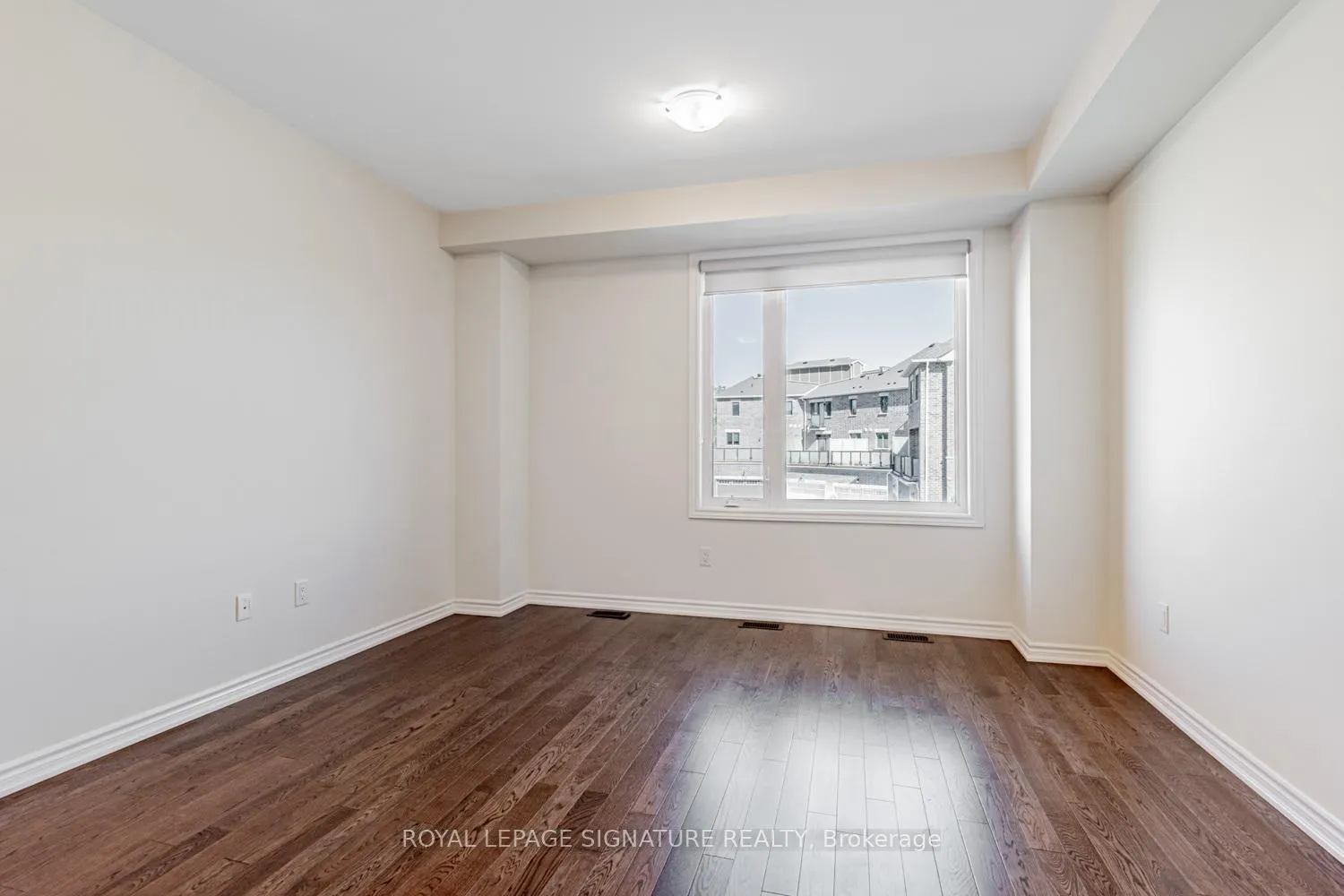 Photo 2 of 114 Thomas Frisby Jr Crescent, Markham, Victoria Square — HOMEH