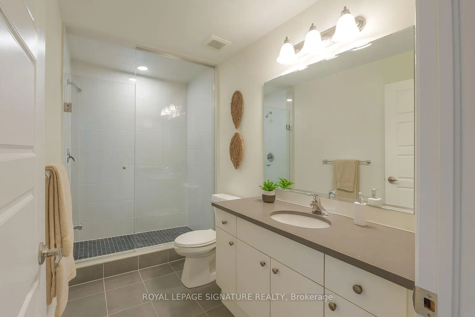 Photo 11 of 114 Thomas Frisby Jr Crescent, Markham, Victoria Square — HOMEH
