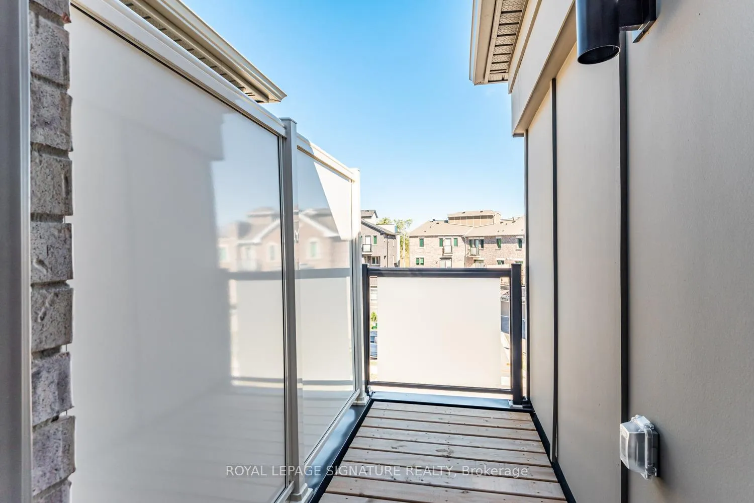 Photo 16 of 114 Thomas Frisby Jr Crescent, Markham, Victoria Square — HOMEH