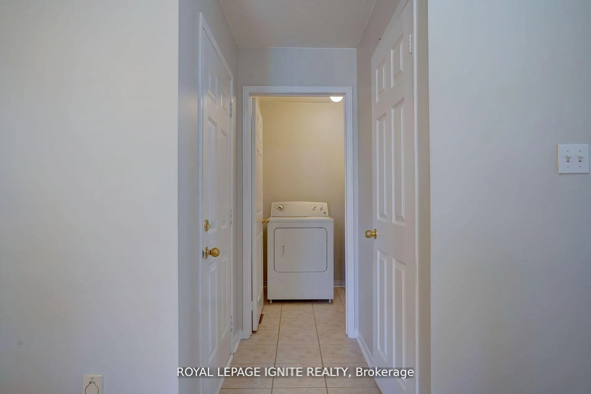 Photo 7 of 60 Haverhill Crescent, Whitby, Taunton North — HOMEH