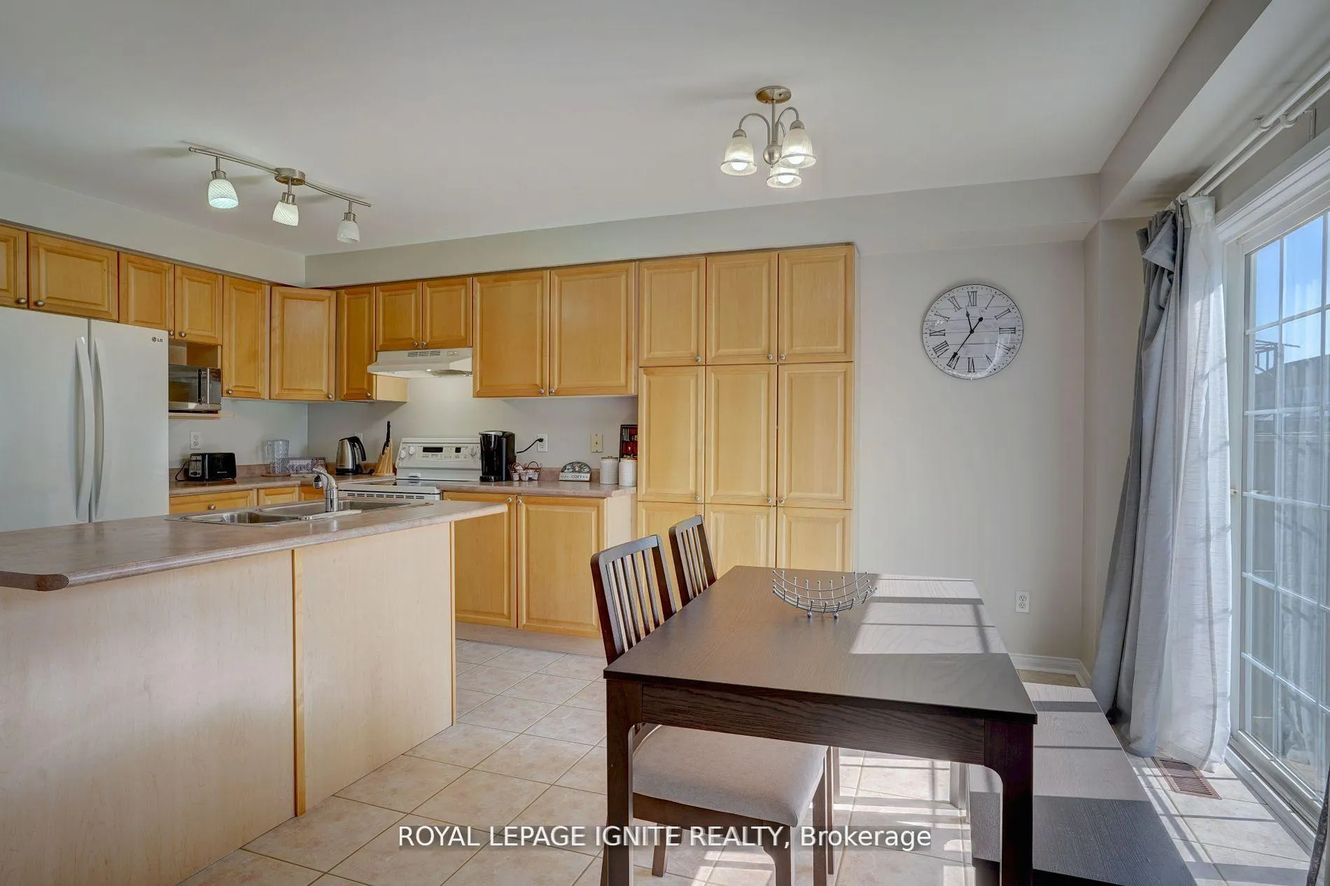 Photo 15 of 60 Haverhill Crescent, Whitby, Taunton North — HOMEH