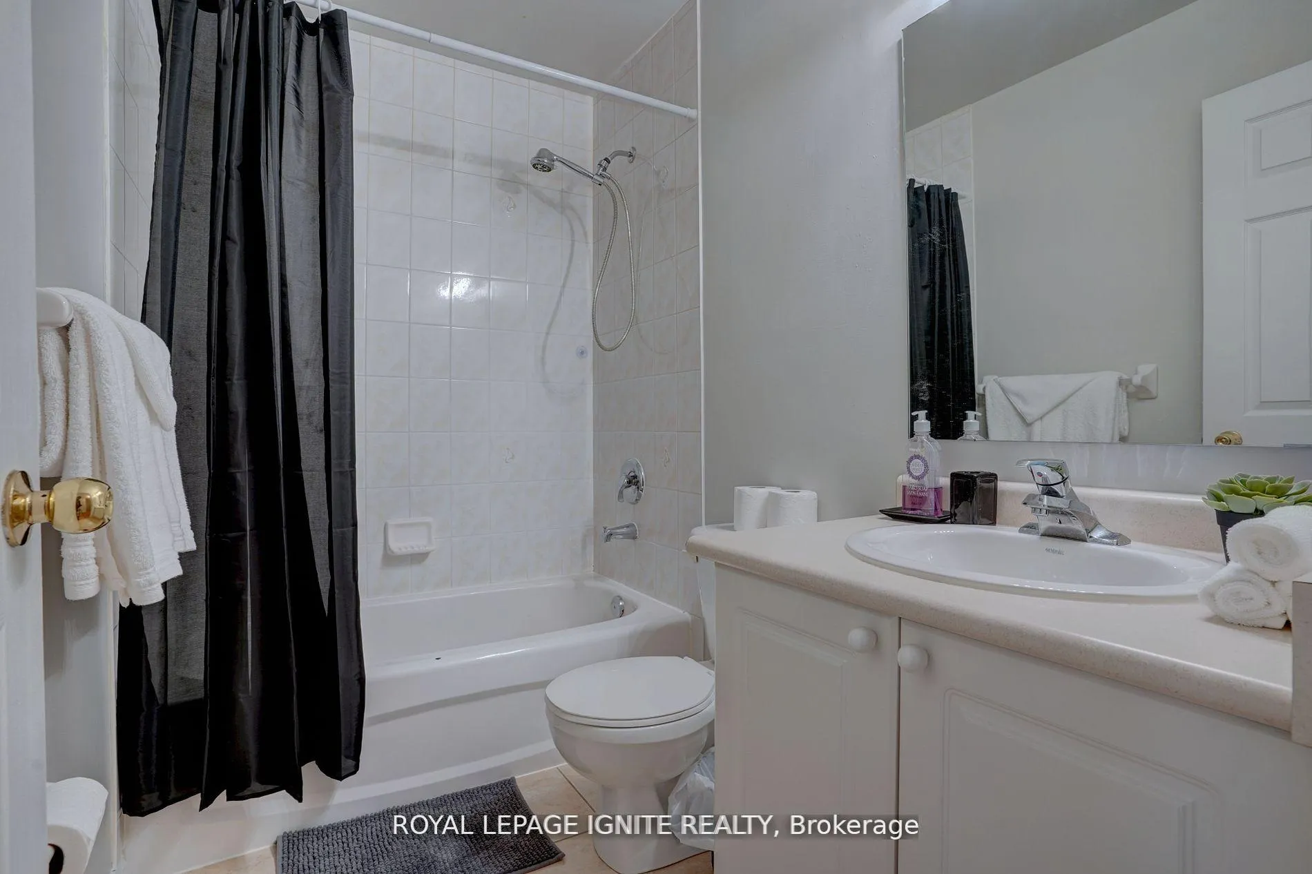 Photo 21 of 60 Haverhill Crescent, Whitby, Taunton North — HOMEH