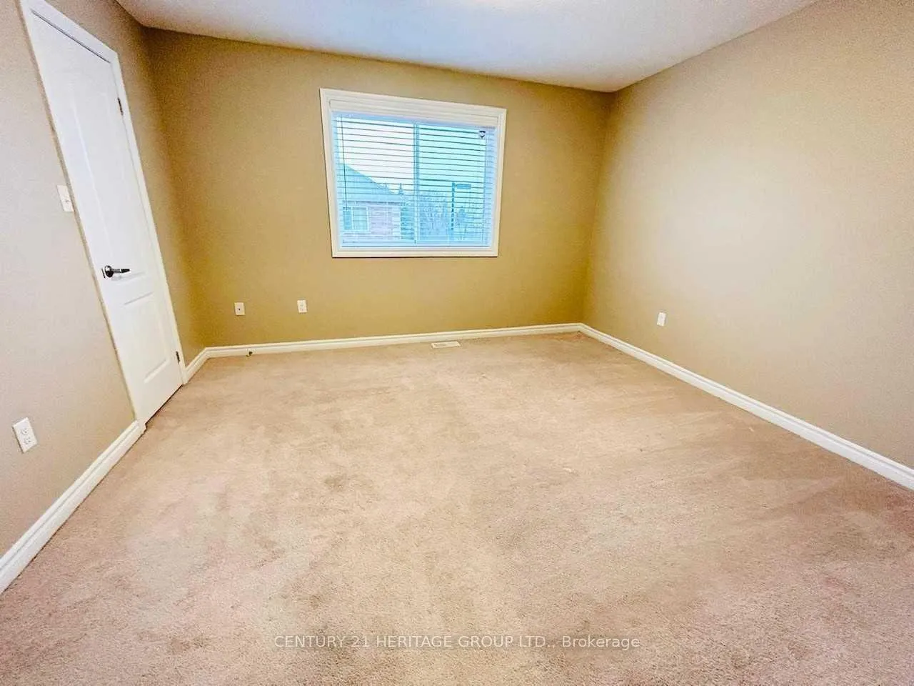 Photo 11 of 2 Southwoods Crescent, Barrie, Holly — HOMEH