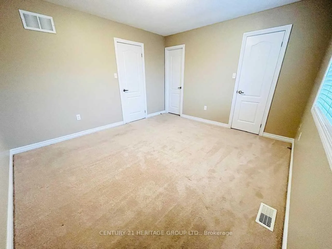 Photo 12 of 2 Southwoods Crescent, Barrie, Holly — HOMEH
