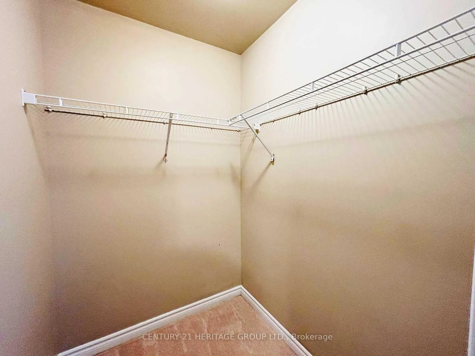 Photo 14 of 2 Southwoods Crescent, Barrie, Holly — HOMEH