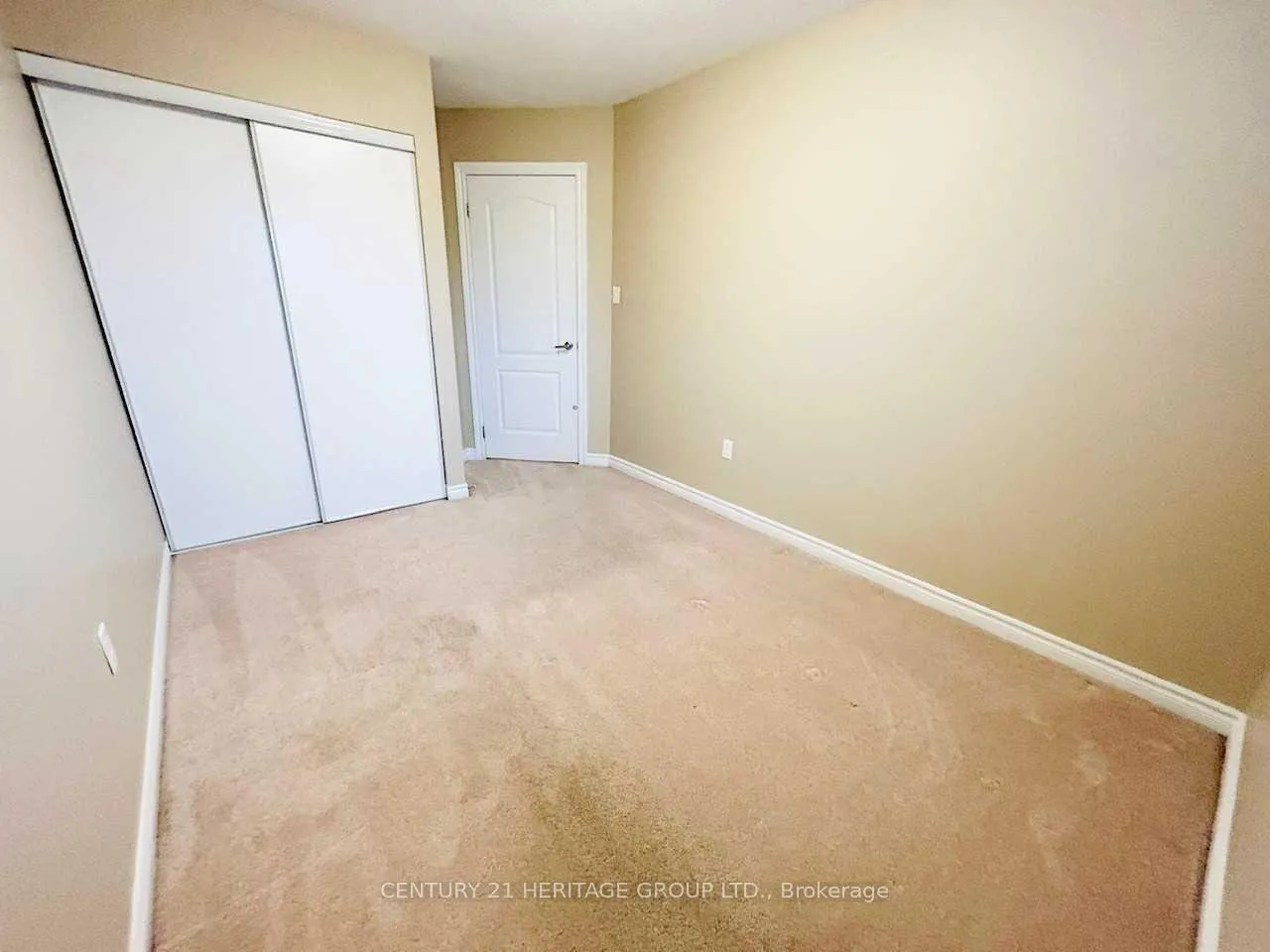 Photo 16 of 2 Southwoods Crescent, Barrie, Holly — HOMEH