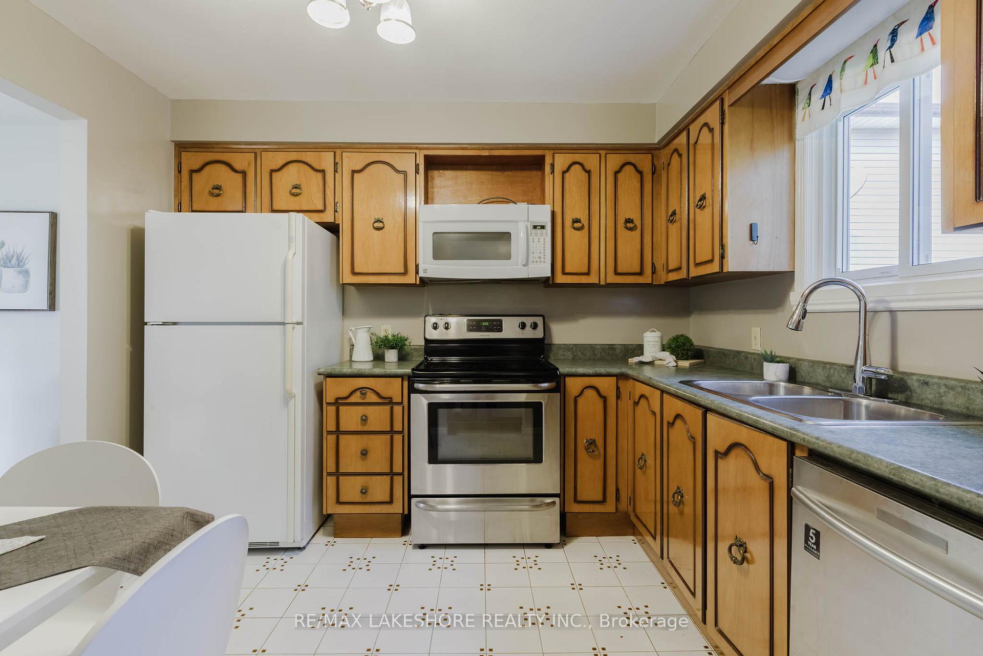 Photo 16 of 602 Mackechnie Crescent, Cobourg — HOMEH