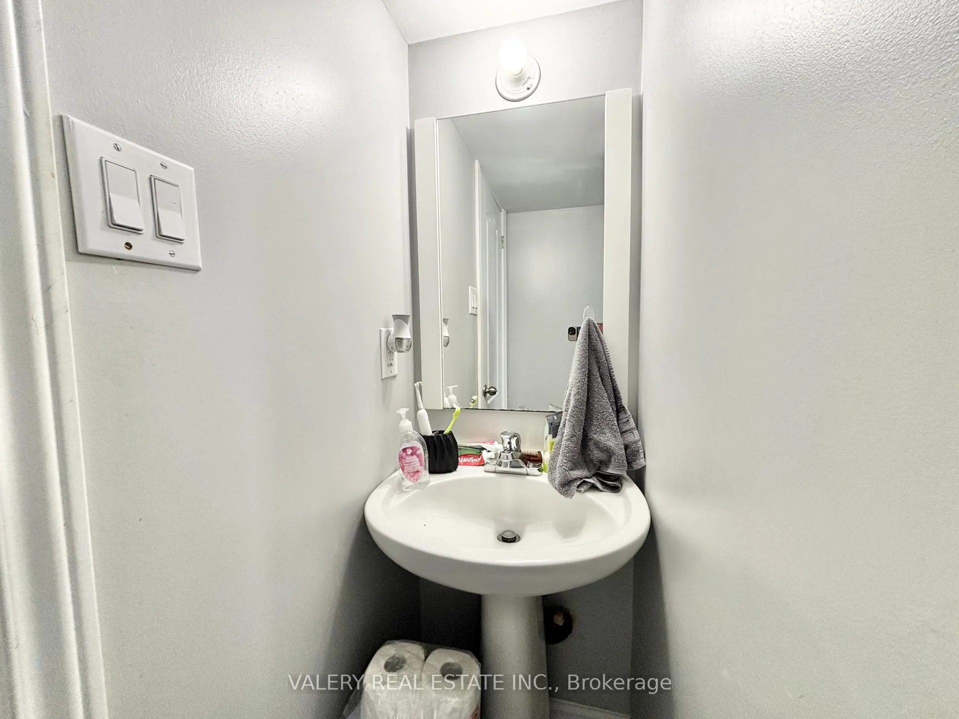 Photo 77 of 265 West 2nd Street, Hamilton, Bonnington — HOMEH