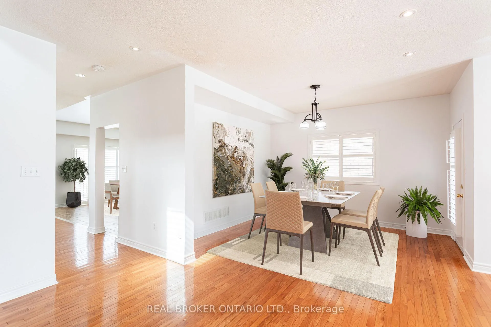 Photo 5 of 120 Boom Road, Vaughan, Vellore Village — HOMEH