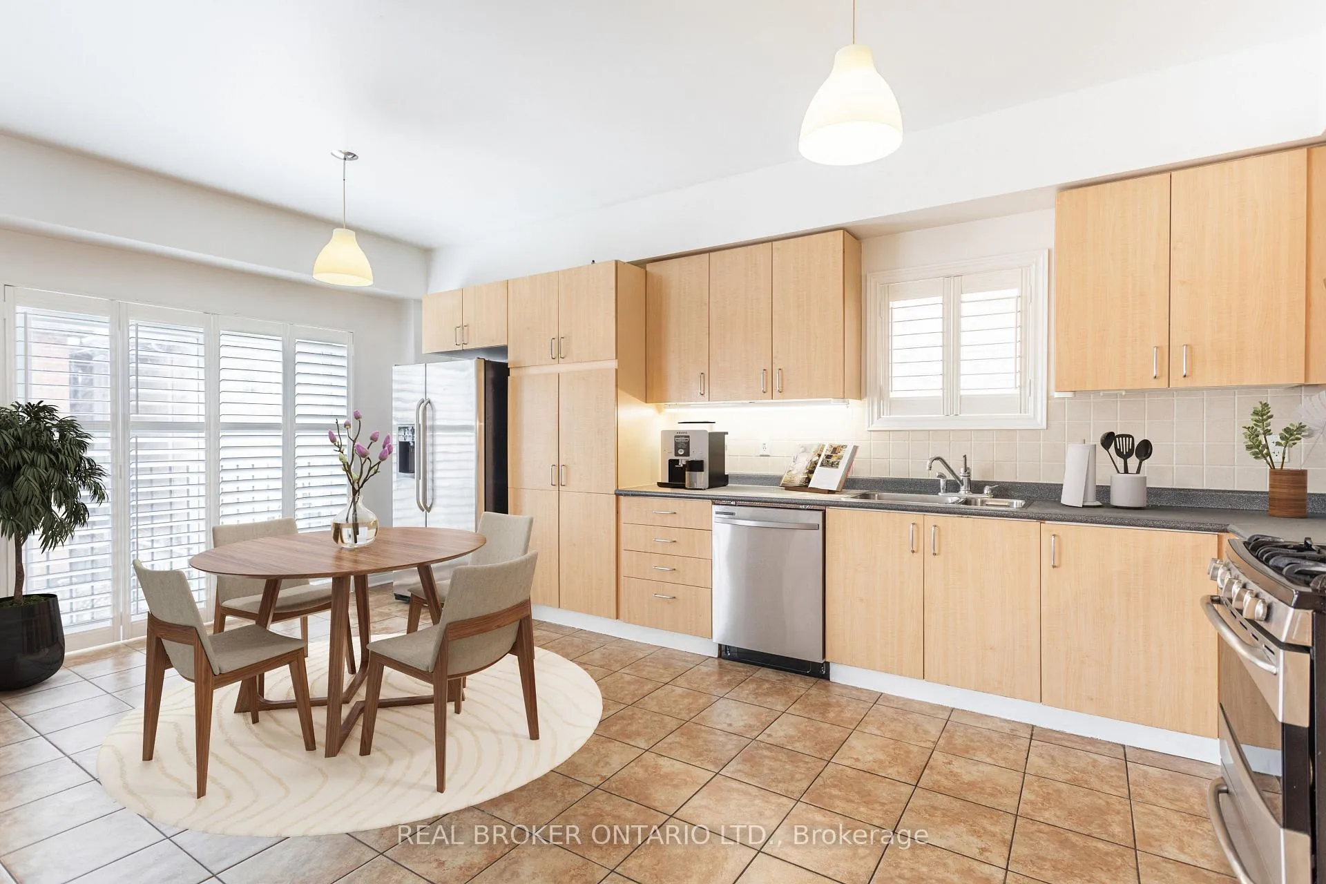 Photo 7 of 120 Boom Road, Vaughan, Vellore Village — HOMEH