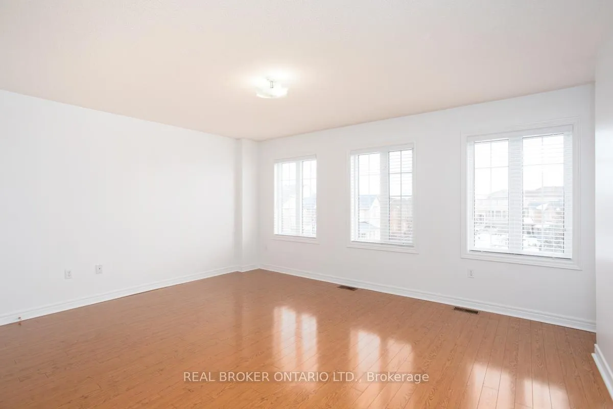 Photo 18 of 120 Boom Road, Vaughan, Vellore Village — HOMEH