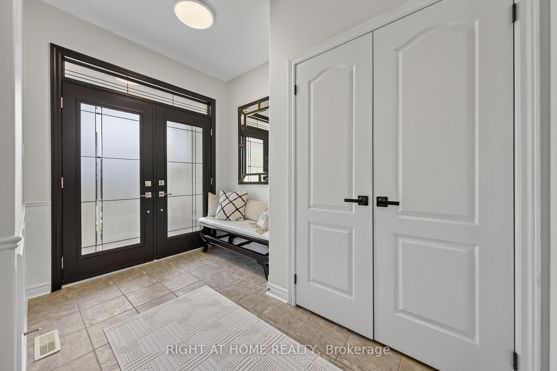 Photo 5 of 72 Birkhall Place, Barrie, Innis-Shore — HOMEH
