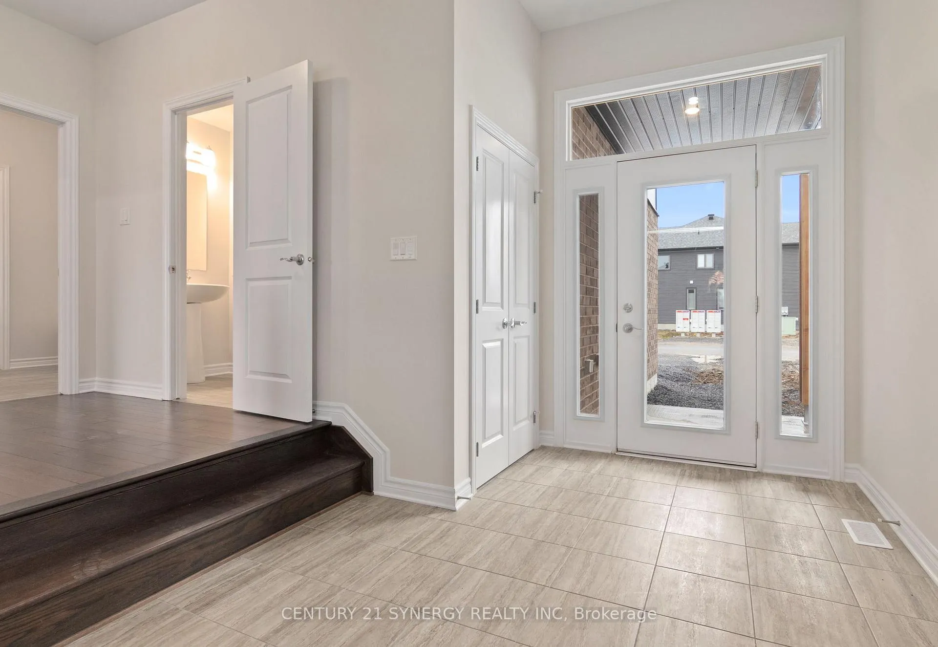 Photo 2 of 405 Ventoux Avenue, Ottawa, Notting Hill/Summerside — HOMEH