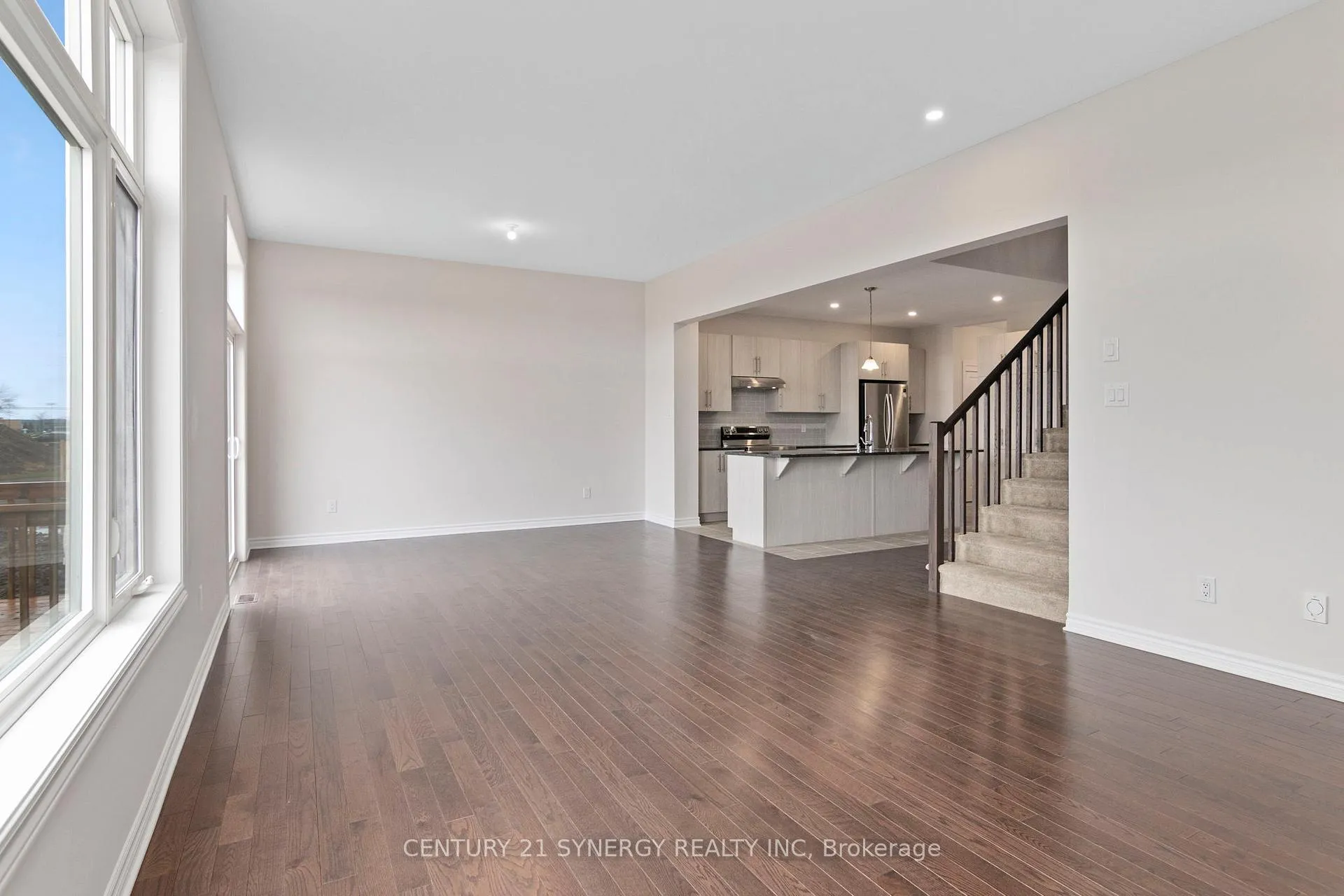 Photo 5 of 405 Ventoux Avenue, Ottawa, Notting Hill/Summerside — HOMEH