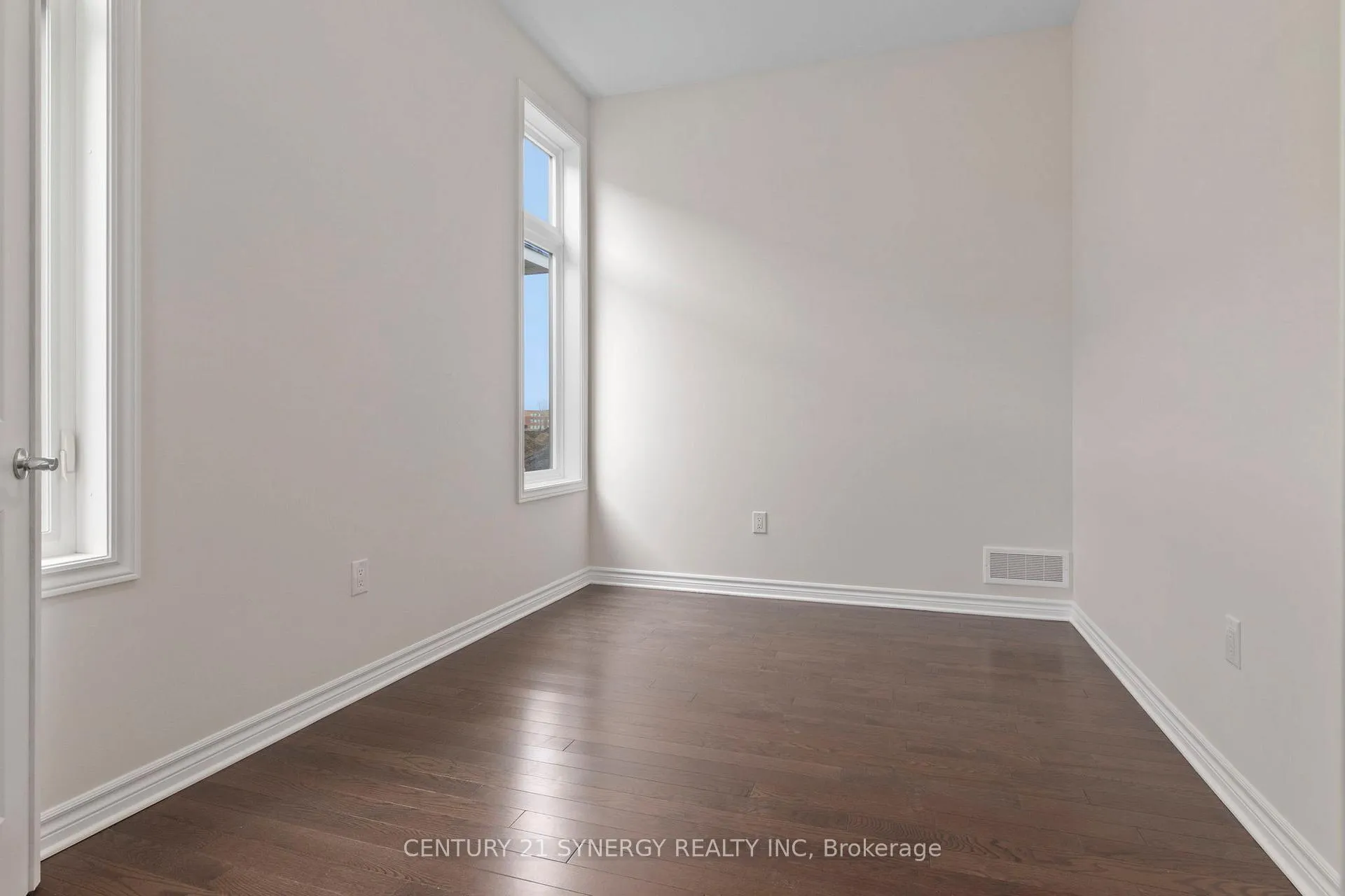 Photo 7 of 405 Ventoux Avenue, Ottawa, Notting Hill/Summerside — HOMEH