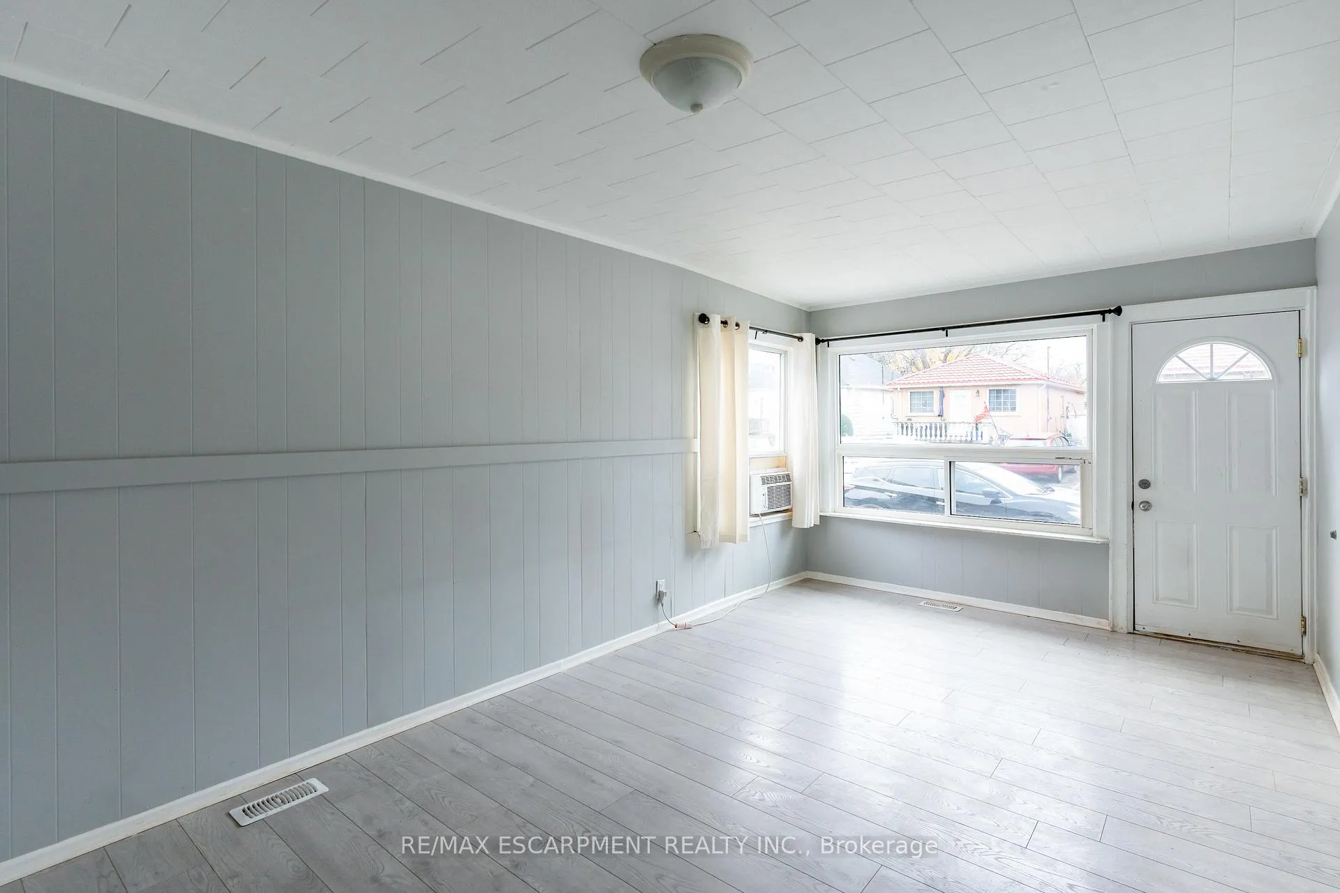 Photo 6 of 289 Roxborough Avenue N, Hamilton, Crown Point — HOMEH