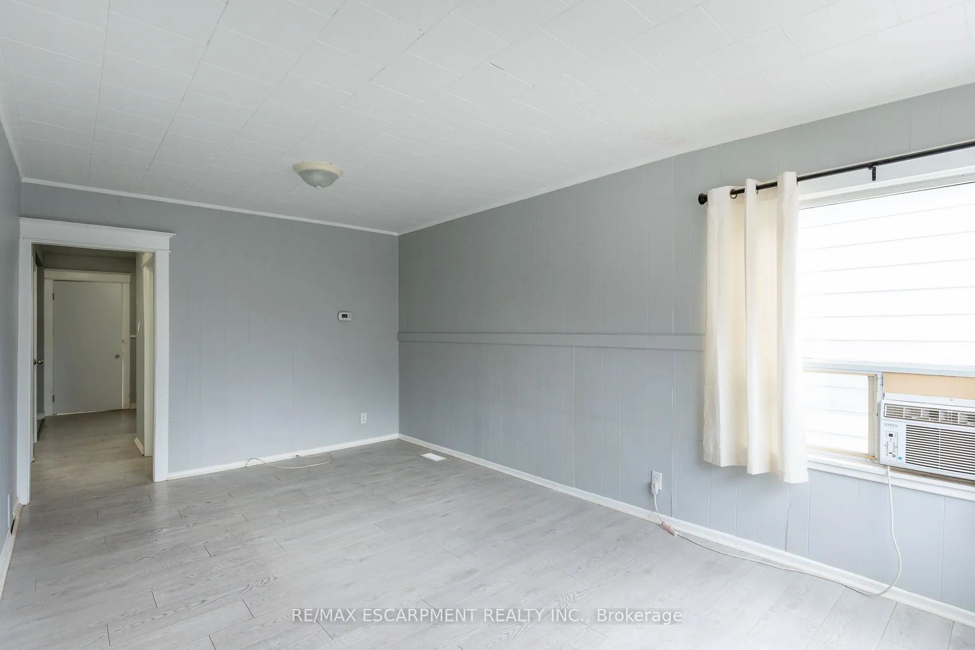 Photo 8 of 289 Roxborough Avenue N, Hamilton, Crown Point — HOMEH