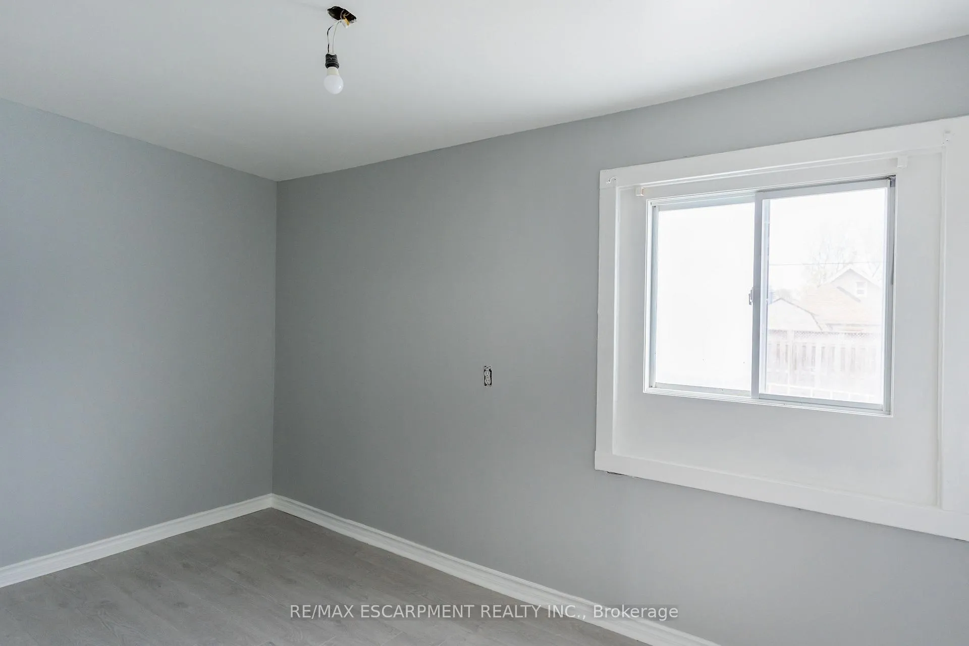 Photo 20 of 289 Roxborough Avenue N, Hamilton, Crown Point — HOMEH