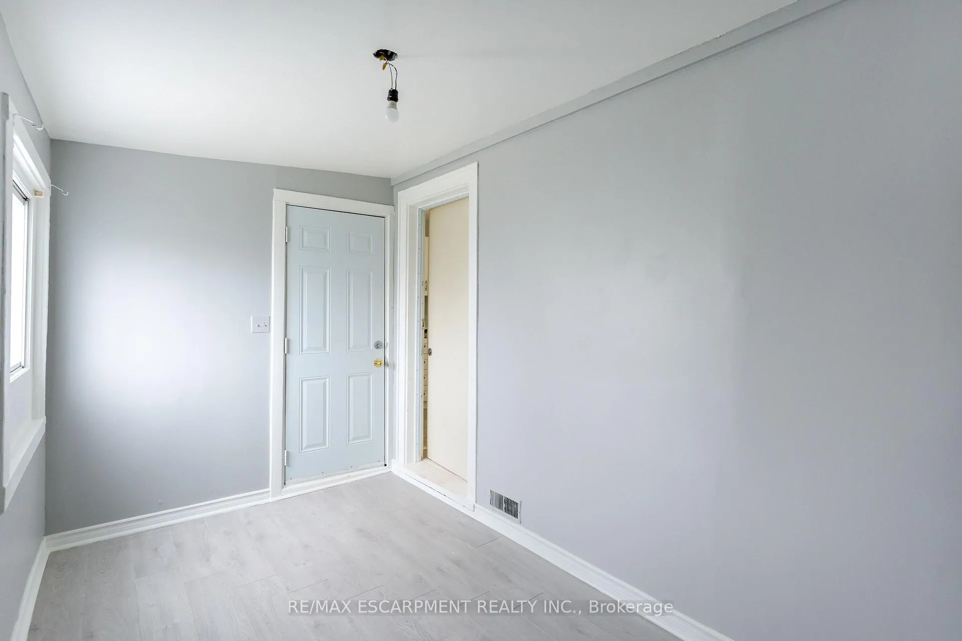 Photo 21 of 289 Roxborough Avenue N, Hamilton, Crown Point — HOMEH