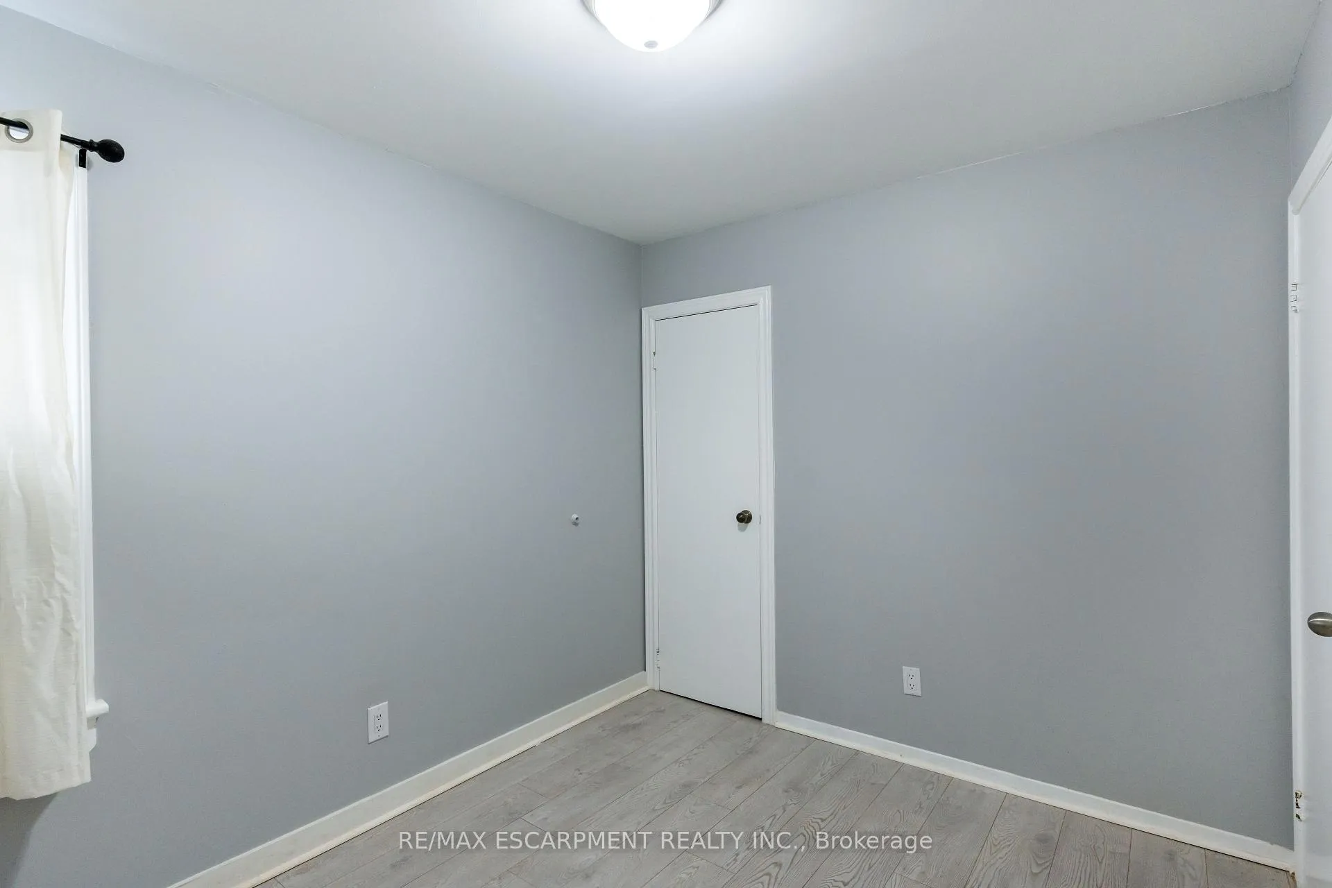 Photo 25 of 289 Roxborough Avenue N, Hamilton, Crown Point — HOMEH