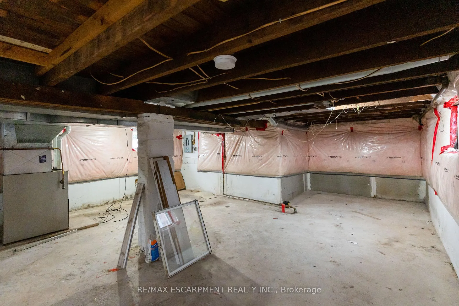 Photo 32 of 289 Roxborough Avenue N, Hamilton, Crown Point — HOMEH