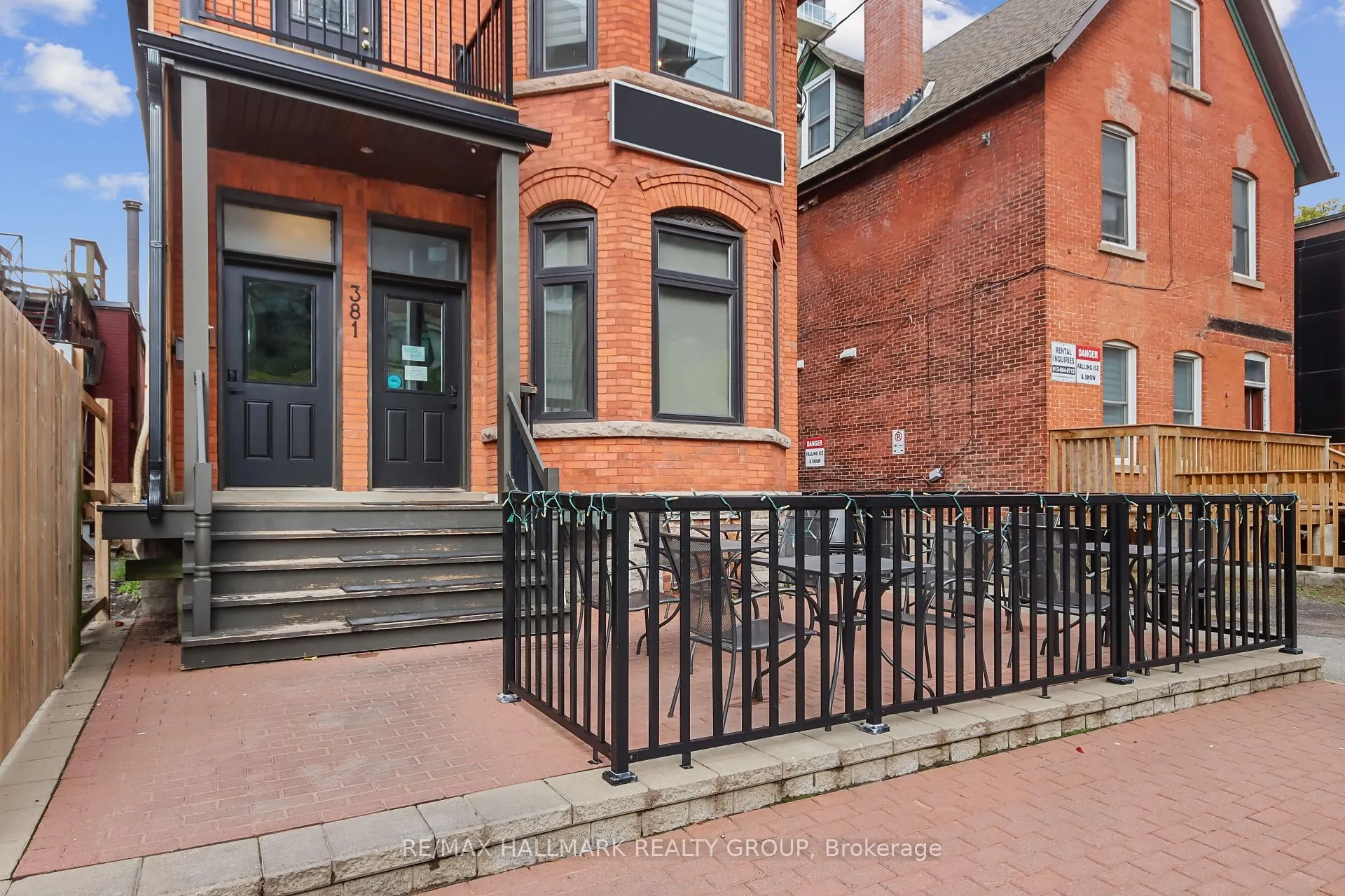 Photo 3 of Unit 2, 381 Cooper Street E, Ottawa, Ottawa Centre — HOMEH
