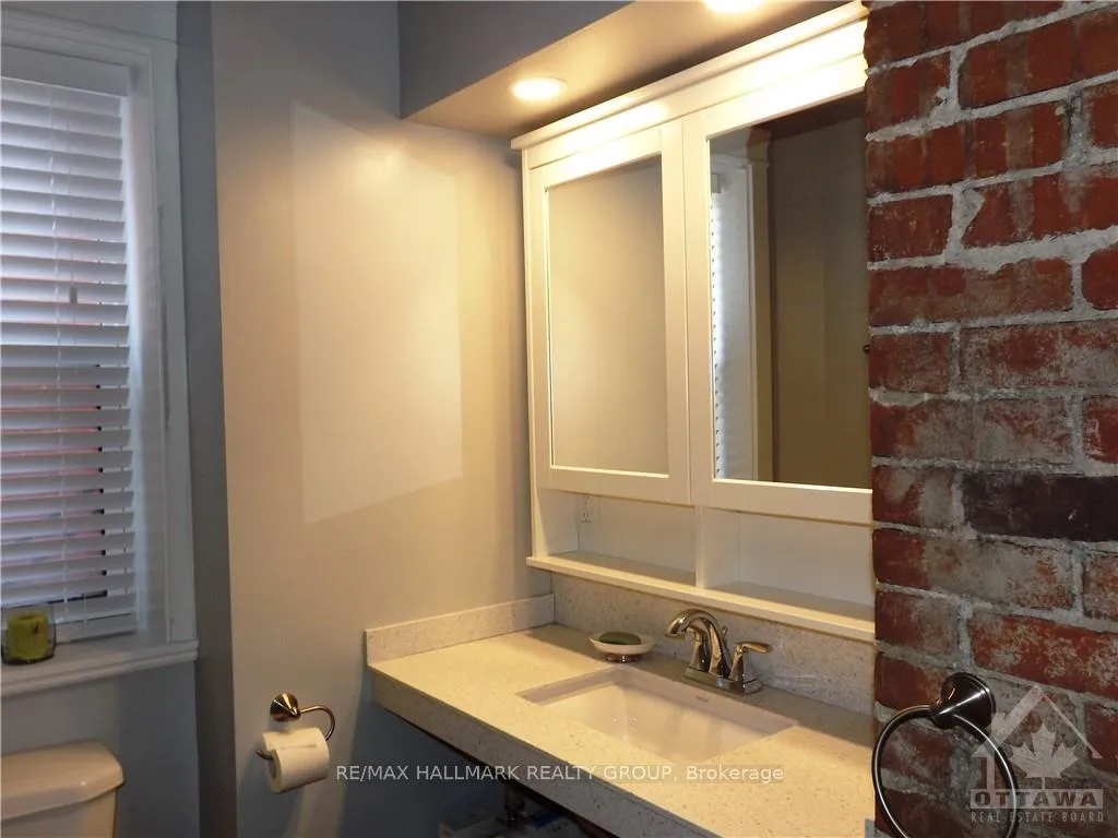 Photo 9 of Unit 2, 381 Cooper Street E, Ottawa, Ottawa Centre — HOMEH