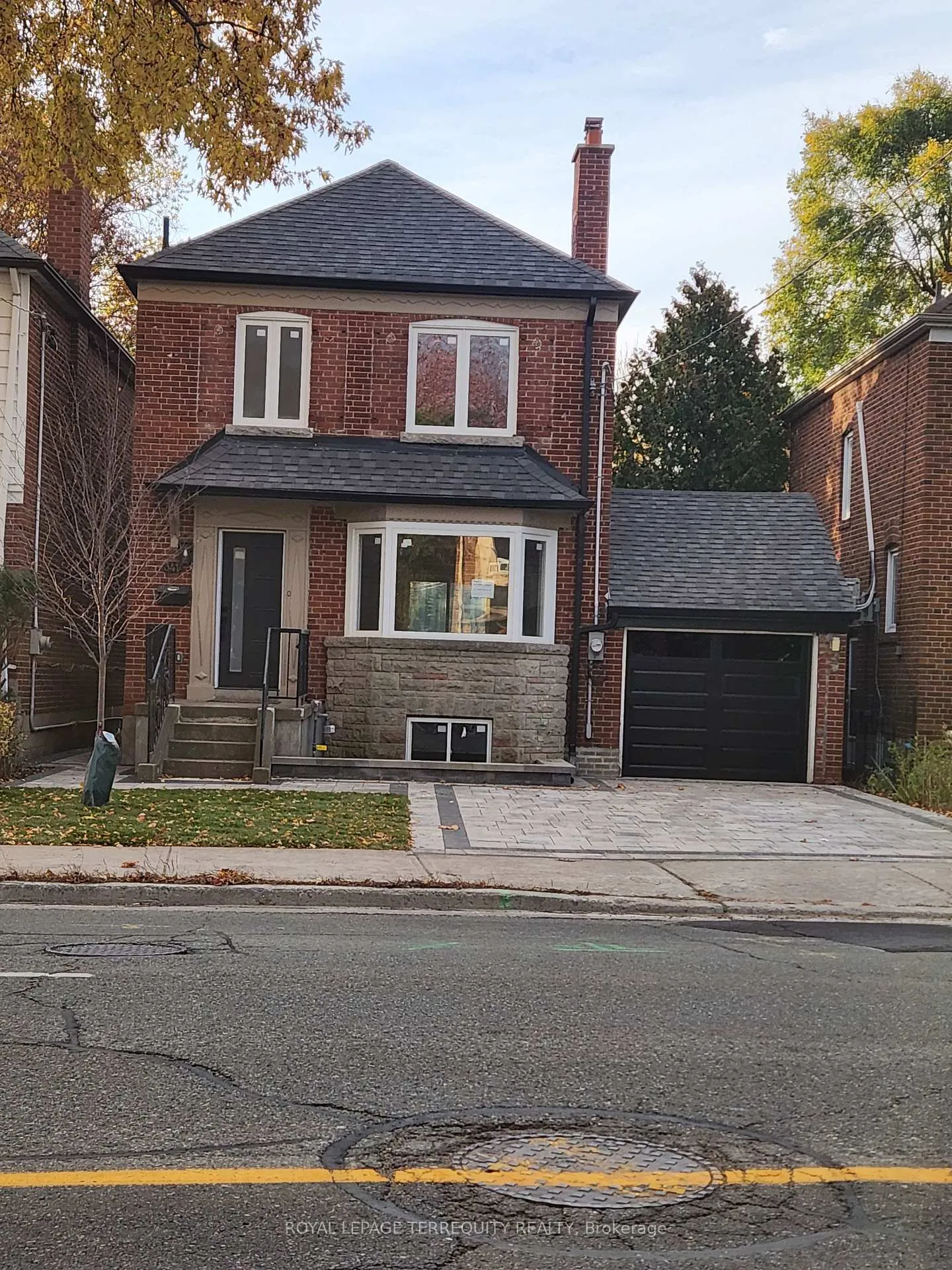 Photo 1 of 341 Lawrence Avenue W, Toronto, Bedford Park-Nortown — HOMEH