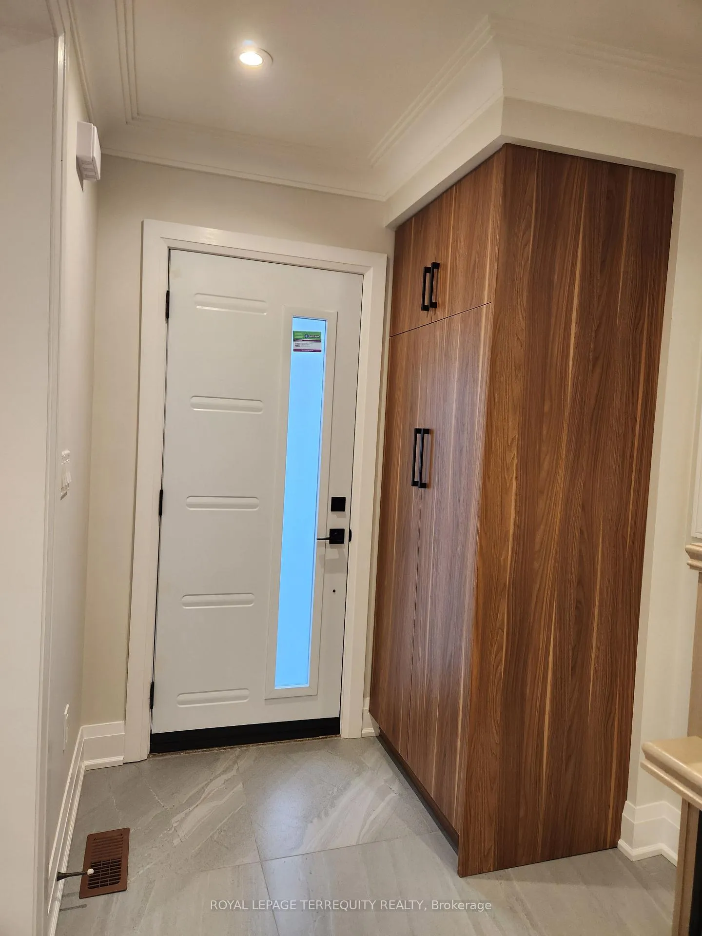 Photo 3 of 341 Lawrence Avenue W, Toronto, Bedford Park-Nortown — HOMEH