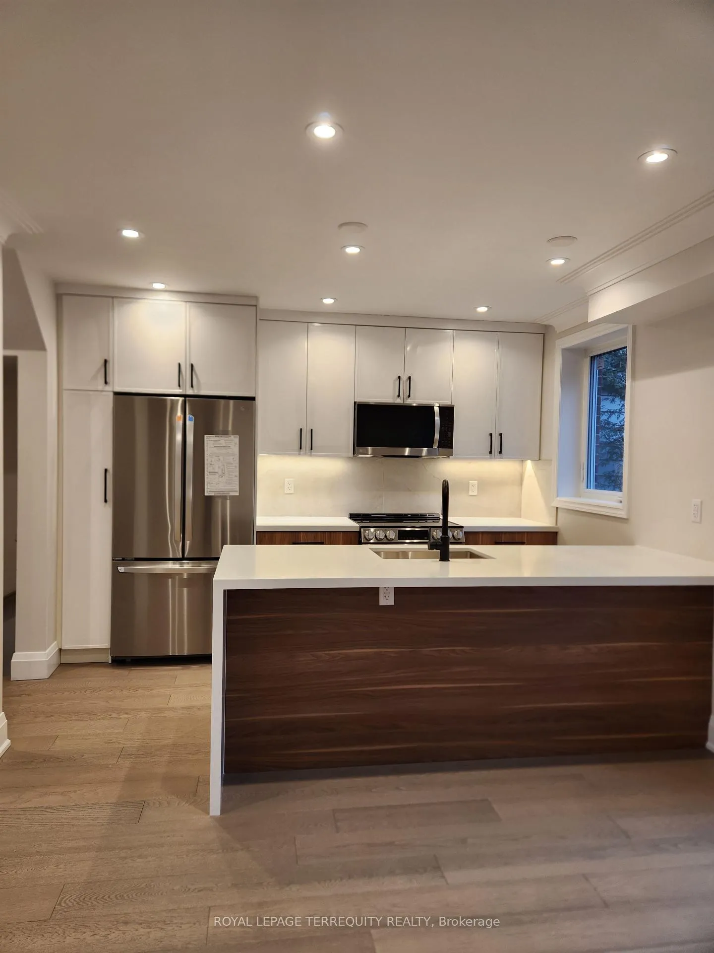 Photo 6 of 341 Lawrence Avenue W, Toronto, Bedford Park-Nortown — HOMEH