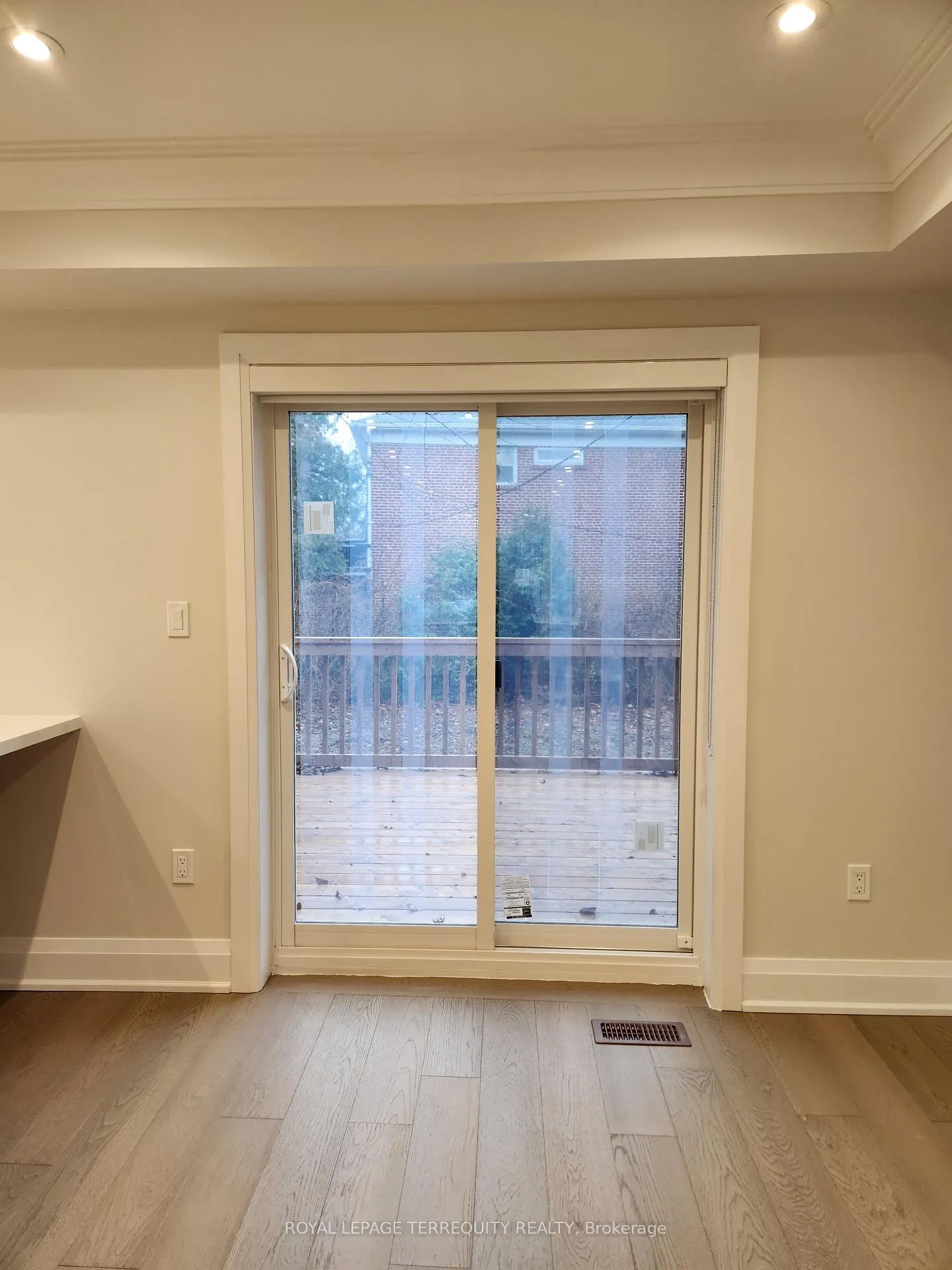 Photo 9 of 341 Lawrence Avenue W, Toronto, Bedford Park-Nortown — HOMEH