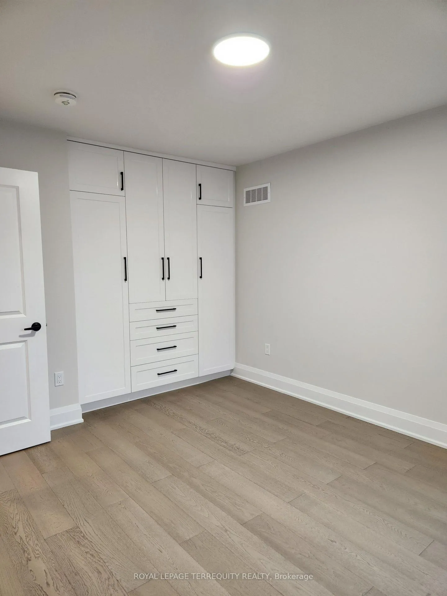 Photo 13 of 341 Lawrence Avenue W, Toronto, Bedford Park-Nortown — HOMEH