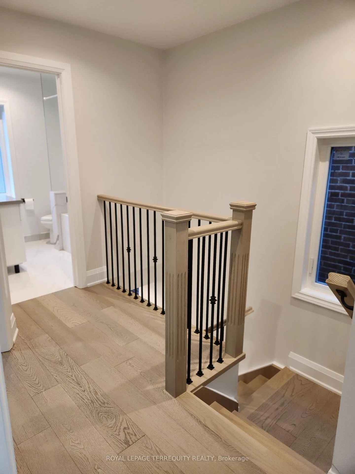 Photo 15 of 341 Lawrence Avenue W, Toronto, Bedford Park-Nortown — HOMEH