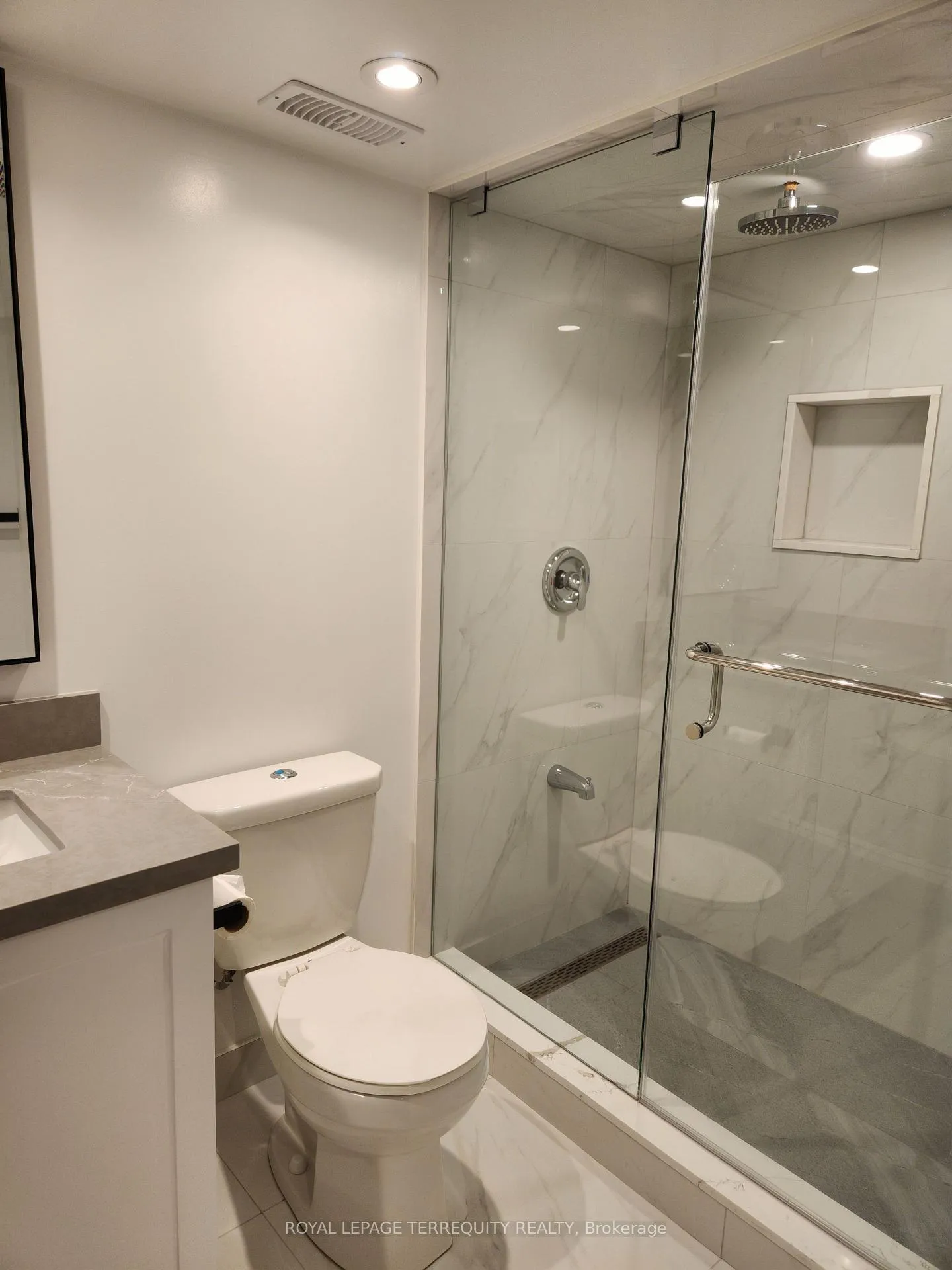 Photo 20 of 341 Lawrence Avenue W, Toronto, Bedford Park-Nortown — HOMEH
