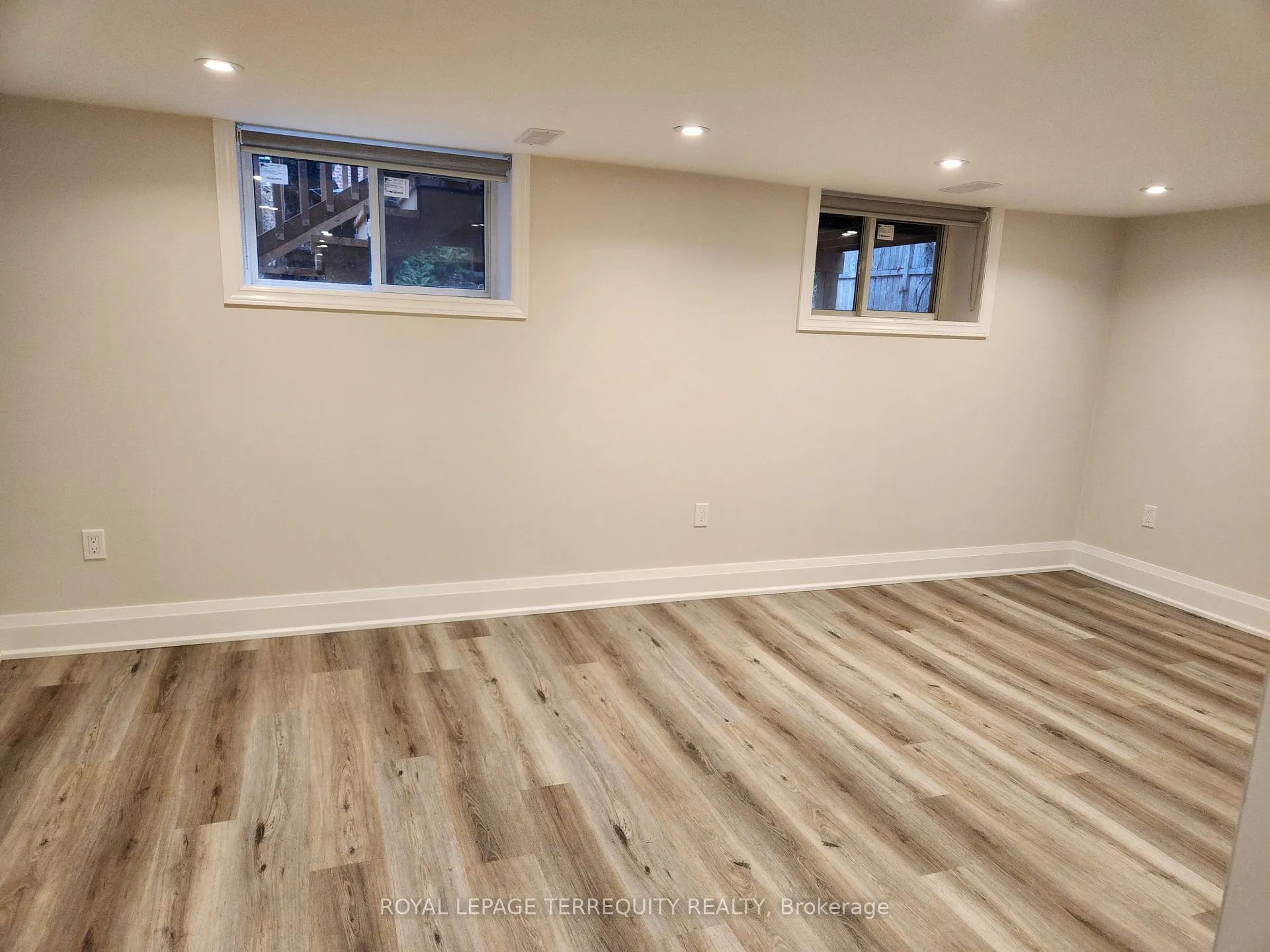 Photo 22 of 341 Lawrence Avenue W, Toronto, Bedford Park-Nortown — HOMEH