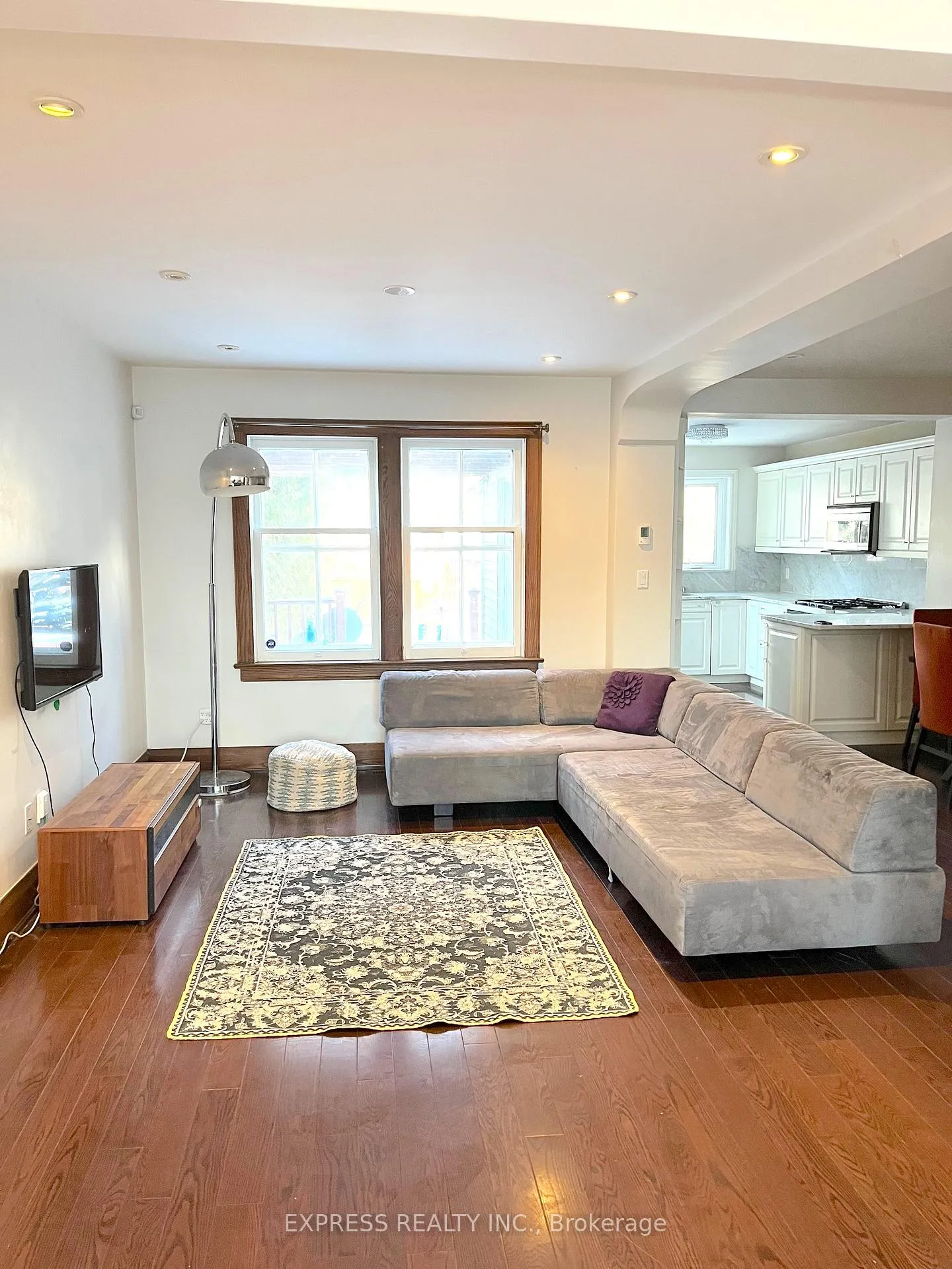 Photo 3 of 124 Banff Road, Toronto, Mount Pleasant East — HOMEH