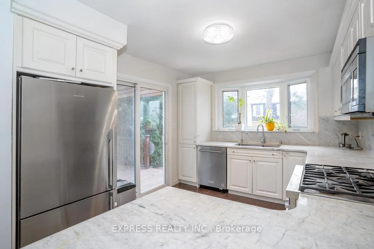 Photo 9 of 124 Banff Road, Toronto, Mount Pleasant East — HOMEH