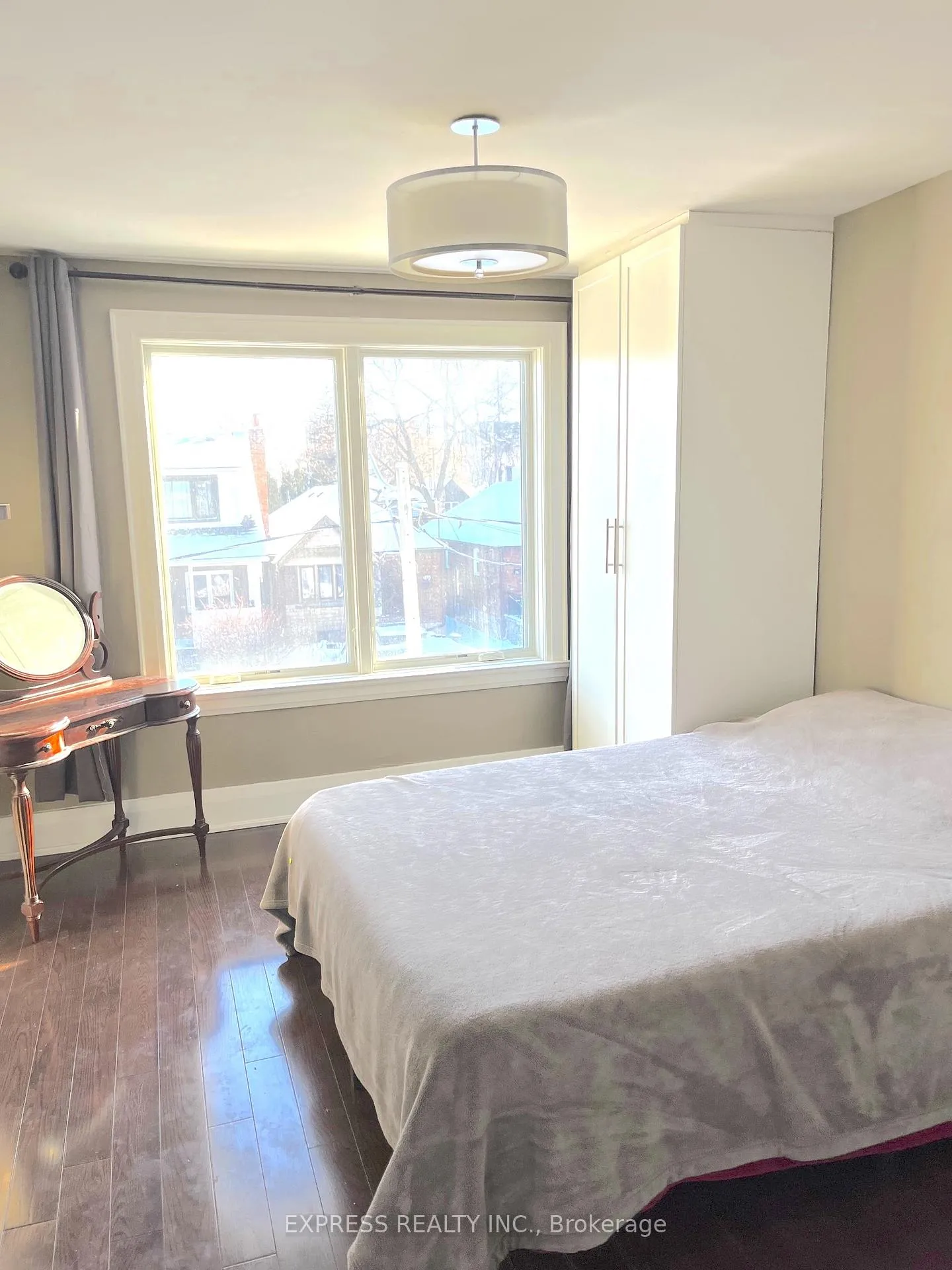 Photo 10 of 124 Banff Road, Toronto, Mount Pleasant East — HOMEH