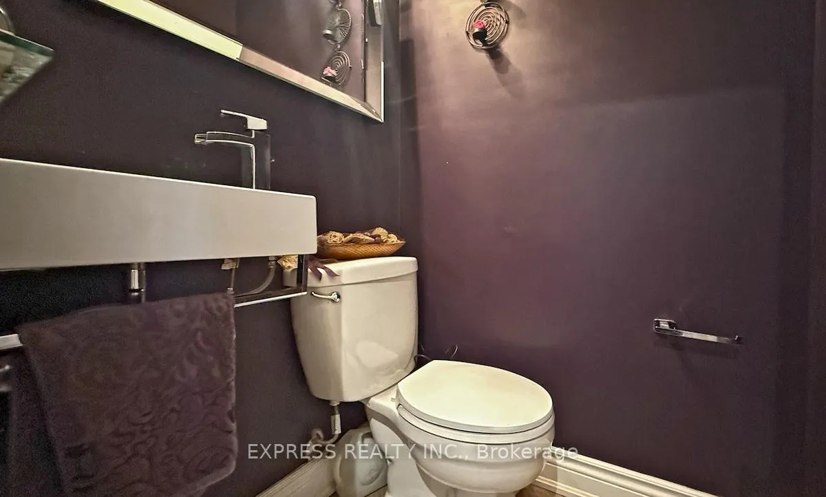 Photo 15 of 124 Banff Road, Toronto, Mount Pleasant East — HOMEH