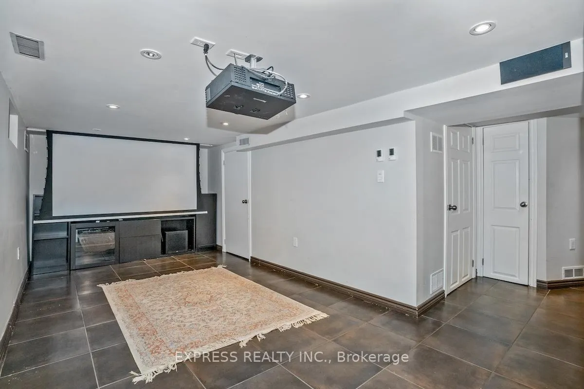 Photo 16 of 124 Banff Road, Toronto, Mount Pleasant East — HOMEH