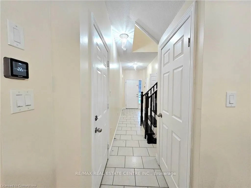 Photo 2 of Unit 19, 9 Hampton Brook Way, Hamilton, Mount Hope — HOMEH