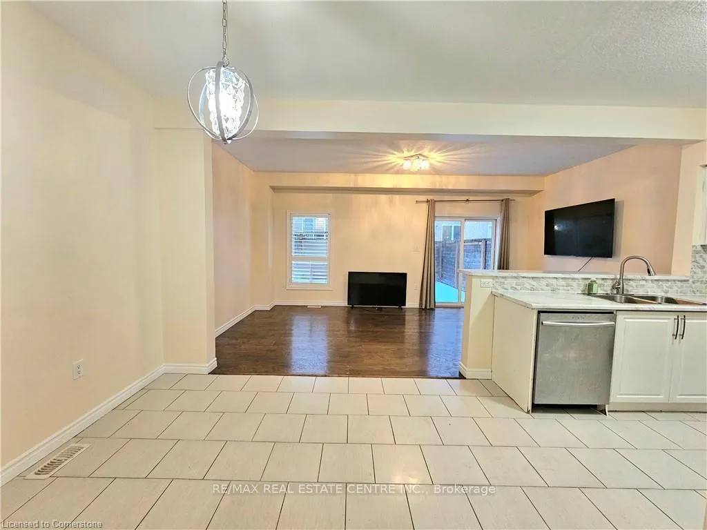 Photo 4 of Unit 19, 9 Hampton Brook Way, Hamilton, Mount Hope — HOMEH