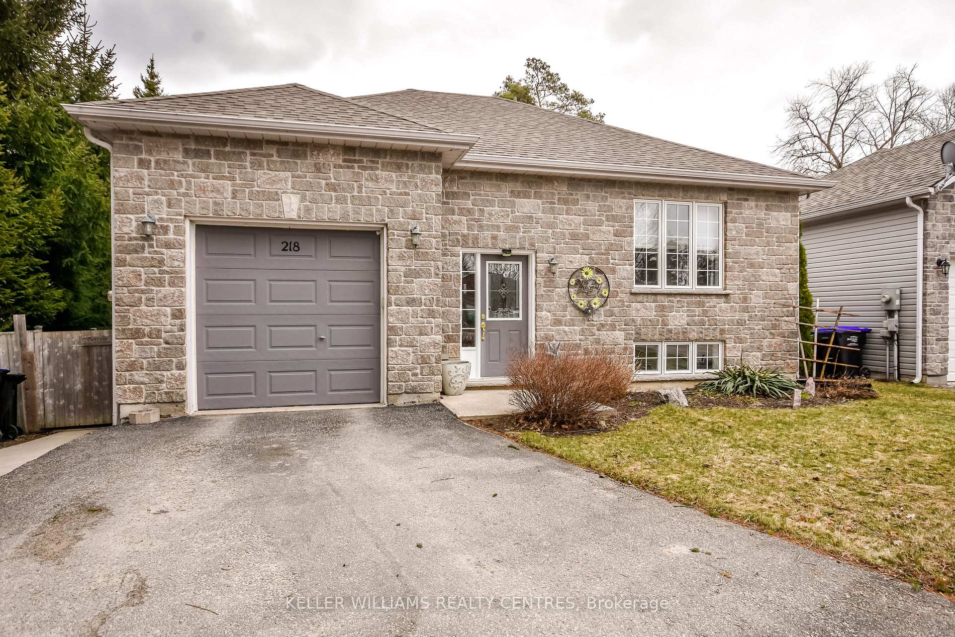 Photo 1 of 218 Lamont Court, Clearview, Stayner — HOMEH