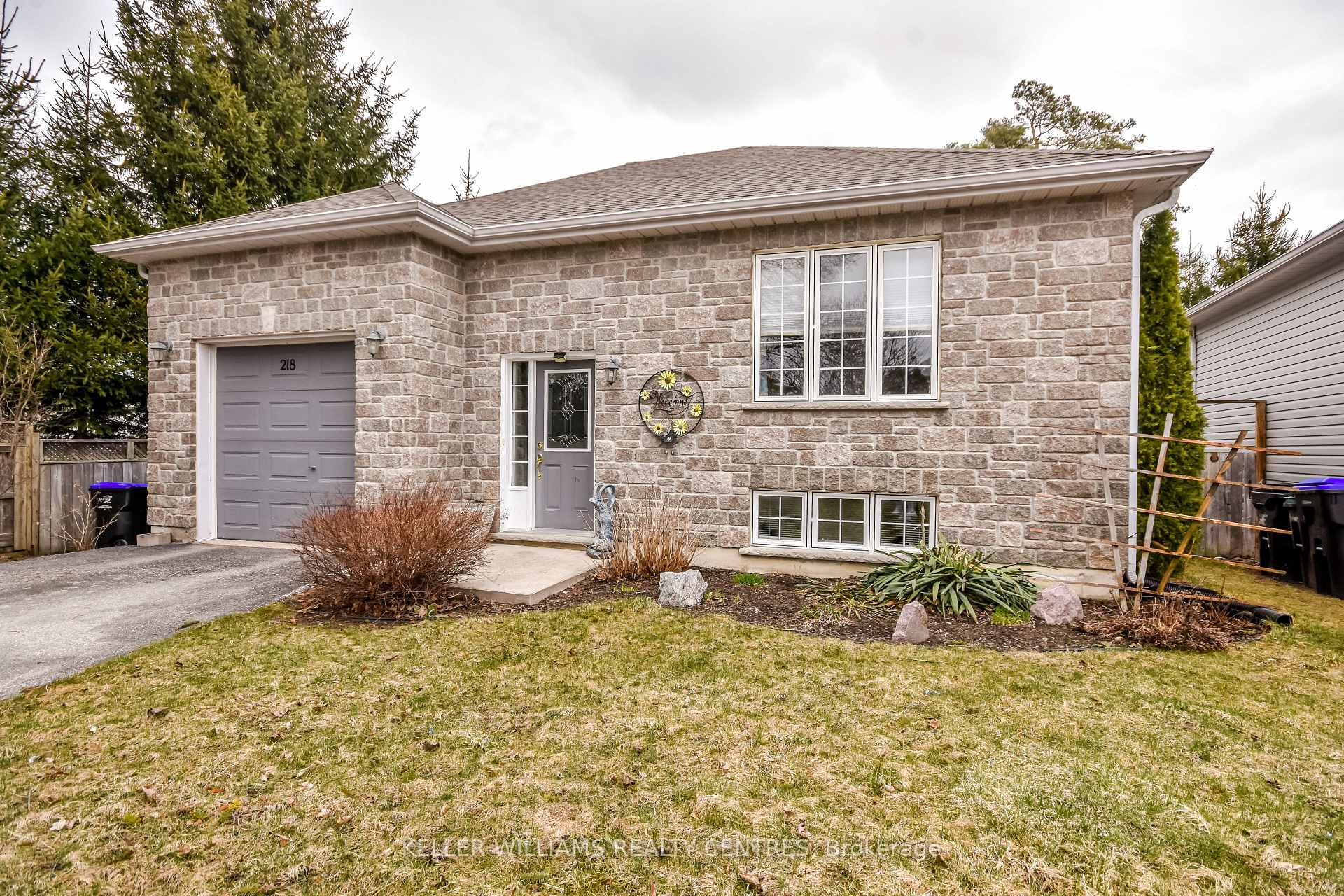 Photo 2 of 218 Lamont Court, Clearview, Stayner — HOMEH