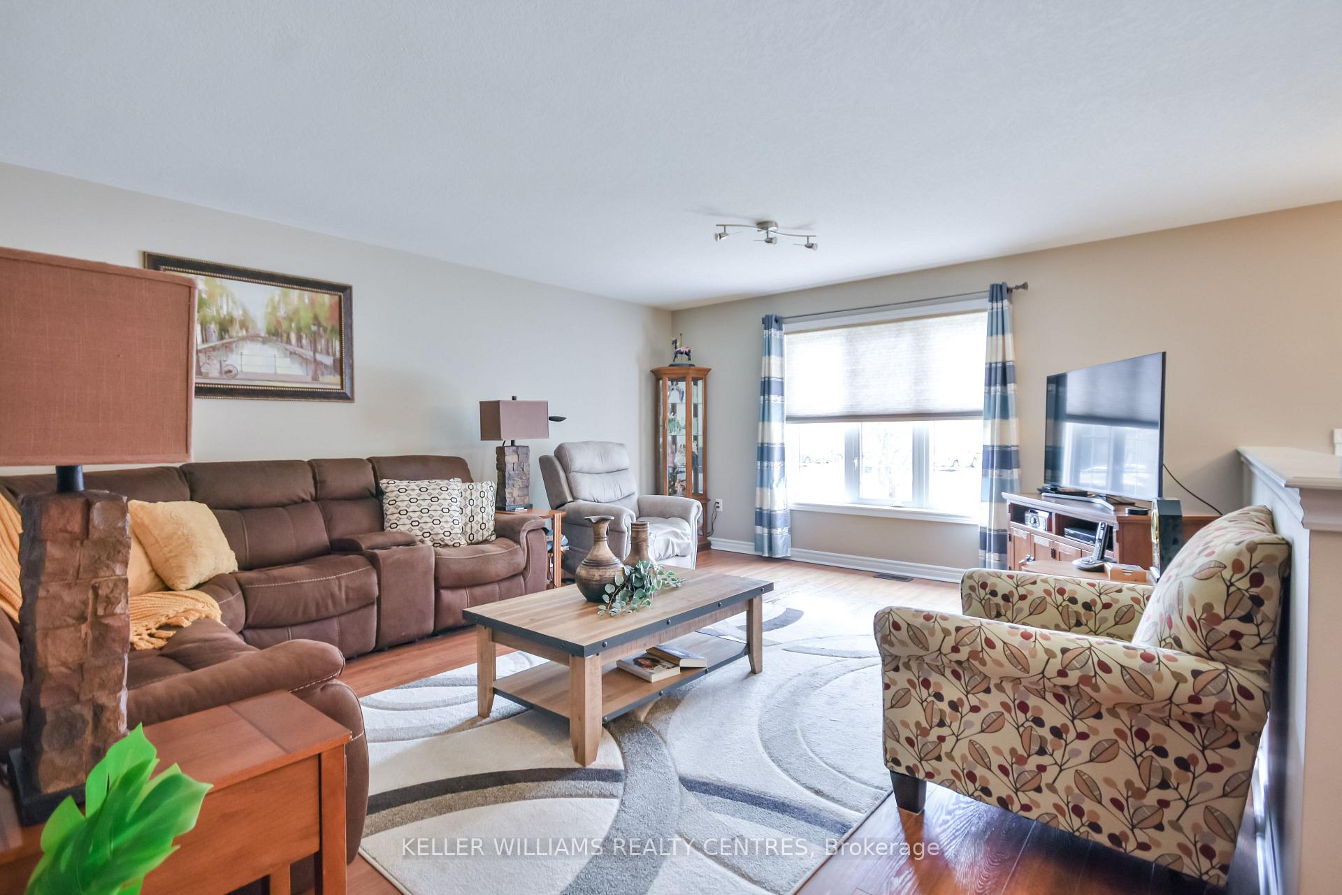 Photo 11 of 218 Lamont Court, Clearview, Stayner — HOMEH