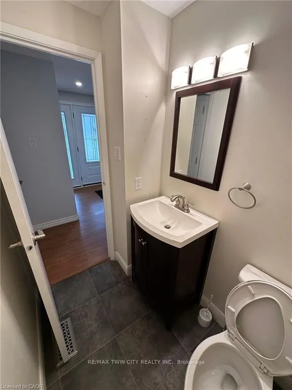 Photo 4 of 8 Roseneath Crescent, Kitchener — HOMEH